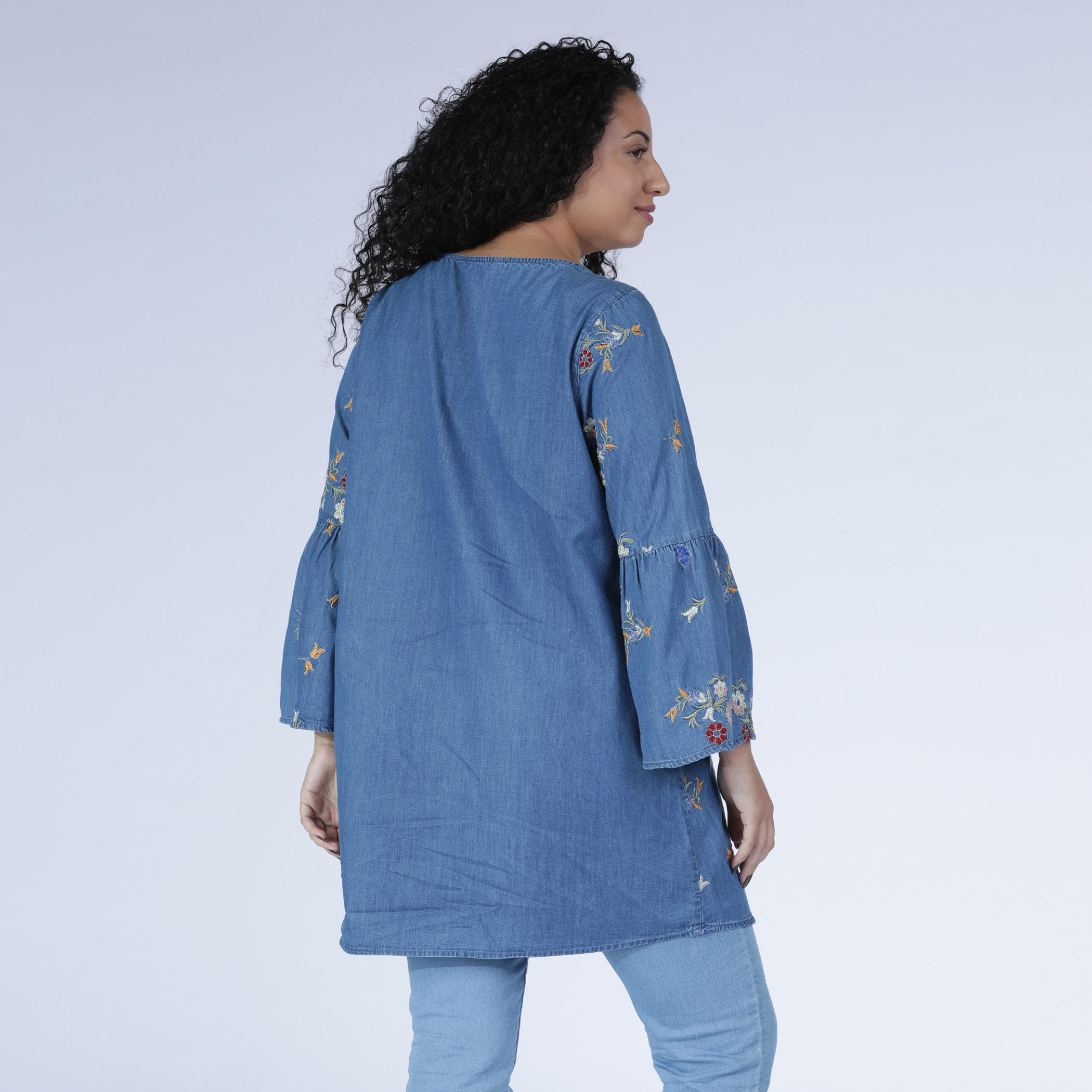 تونيك مطرّز بأكمام طويلة وياقة مستديرة-women-clothing-shirtsandblouses-blouses-image-2