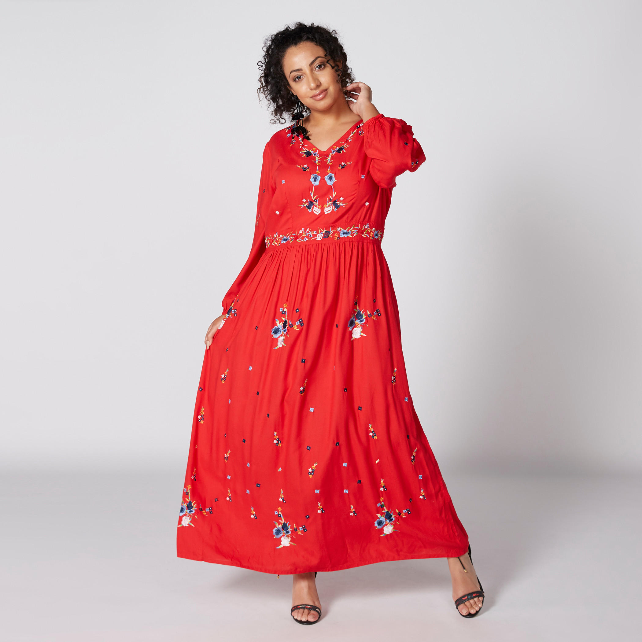 فستان طويل مطرّز بياقة V وأكمام طويلة-women-clothing-dresses-image-1