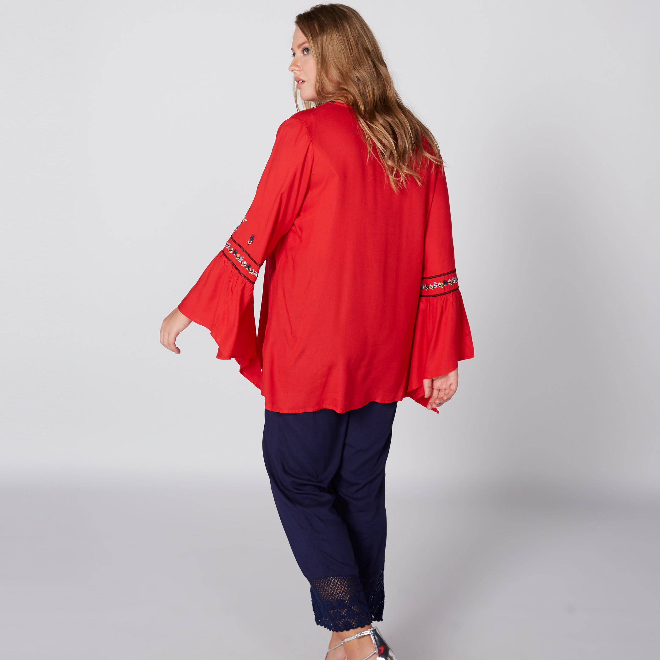 بلوزة مطرزة بأكمام واسعة ورباط-women-clothing-shirtsandblouses-blouses-image-2