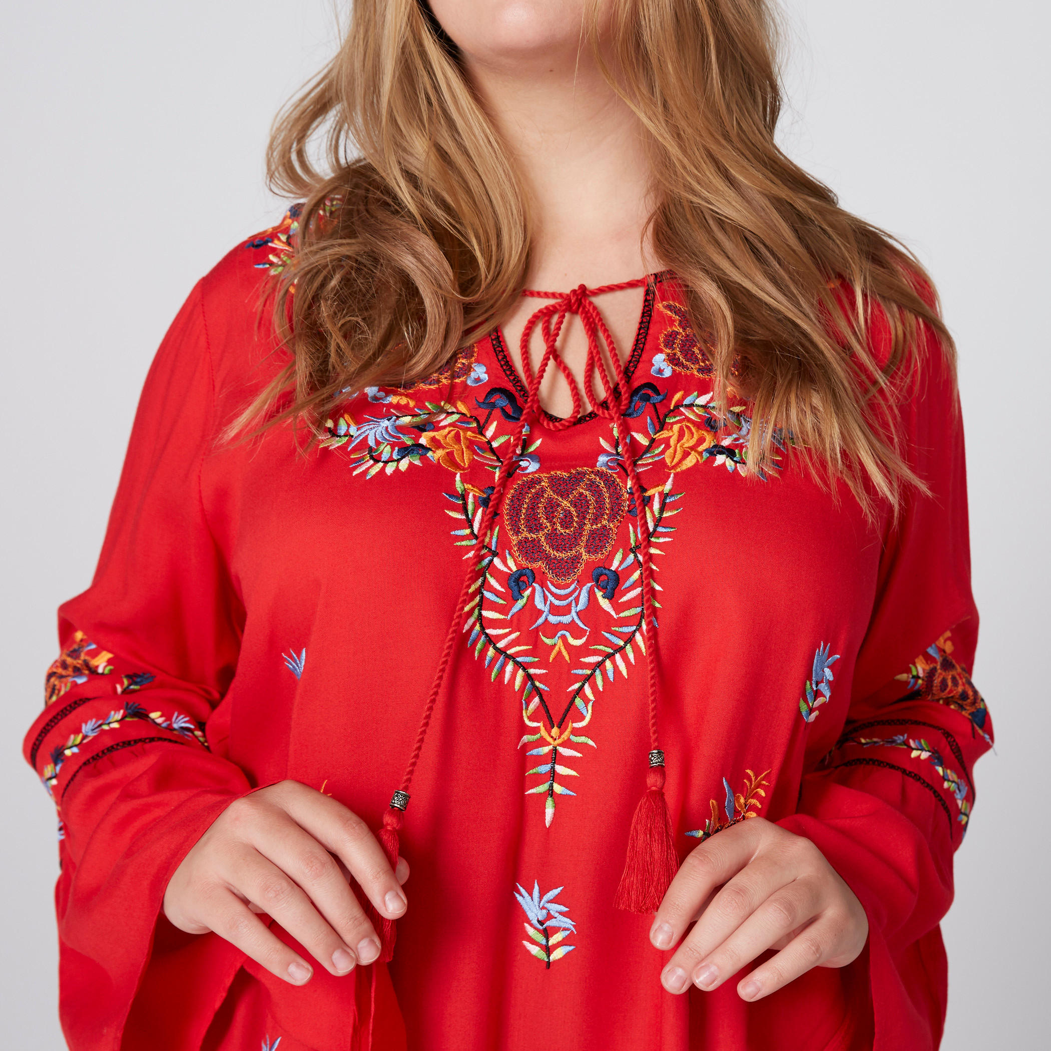 بلوزة مطرزة بأكمام واسعة ورباط-women-clothing-shirtsandblouses-blouses-image-3