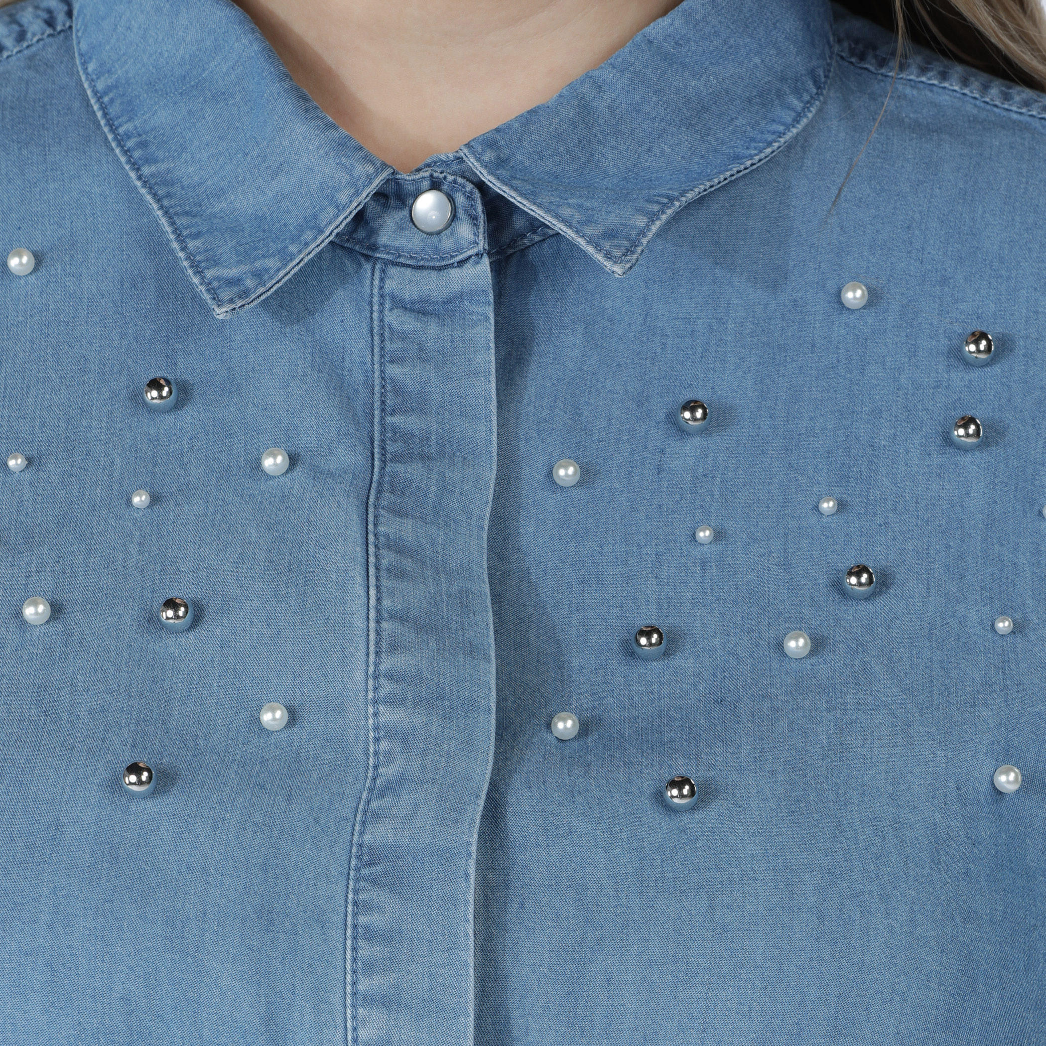 قميص من الدنيم مزخرف بأكمام طويلة وأزرار-women-clothing-shirtsandblouses-blouses-image-2