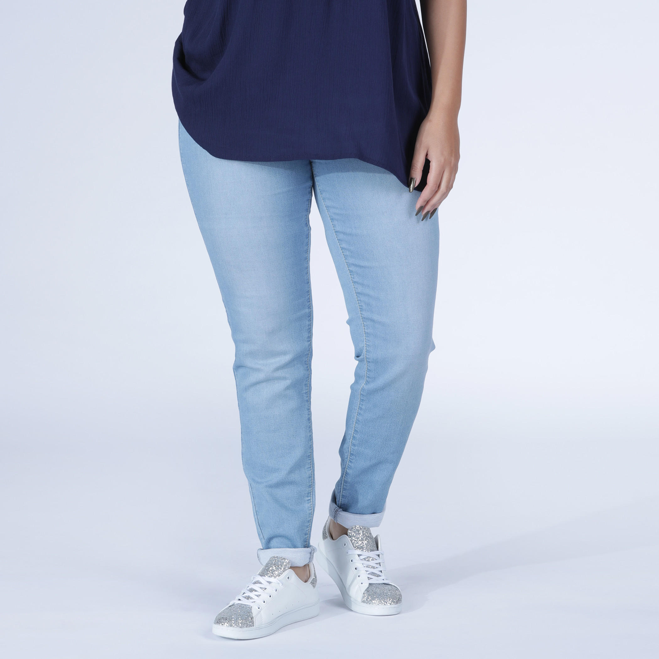 بنطال جينز طويل بجيوب-women-clothing-bottoms-jeans-image-1