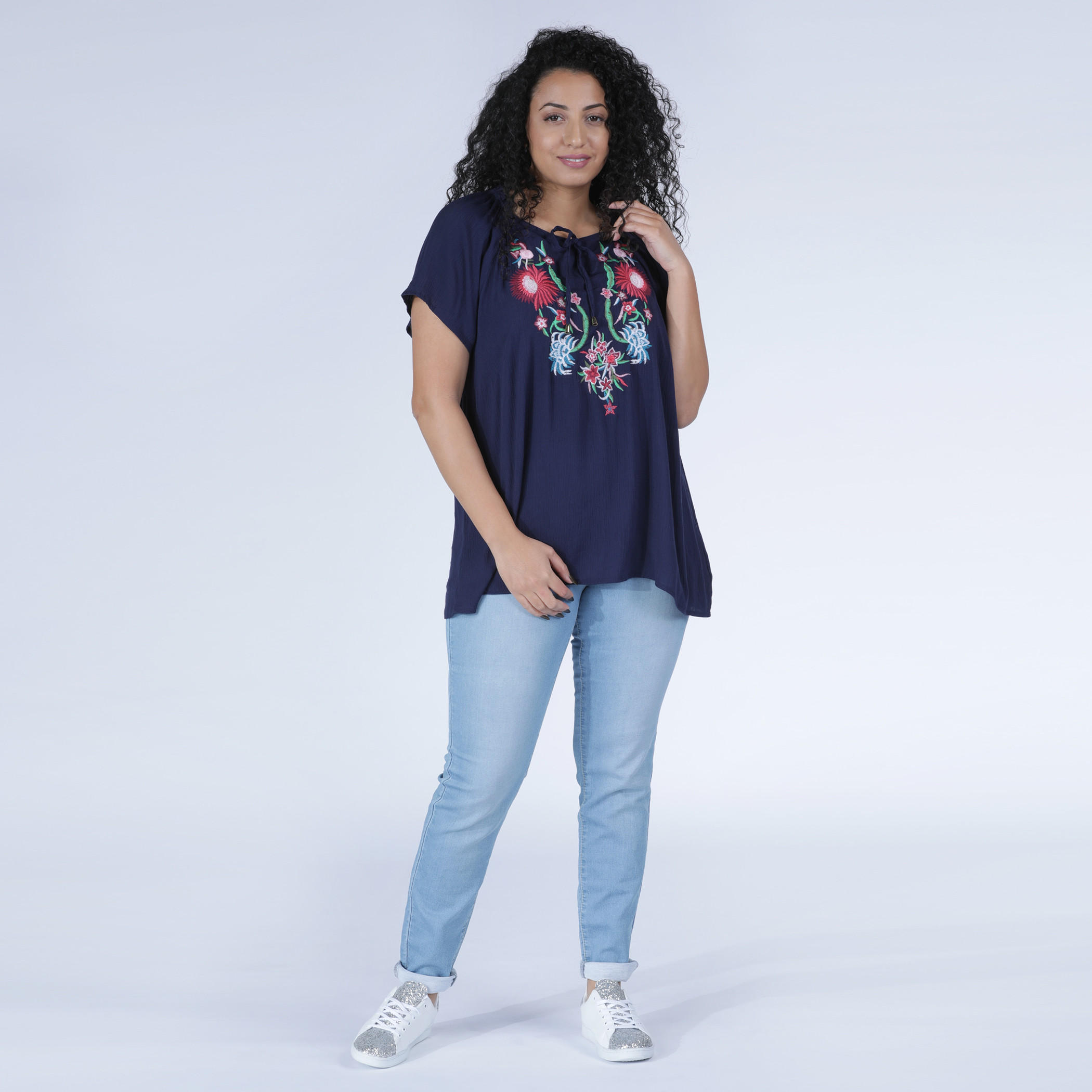 بنطال جينز طويل بجيوب-women-clothing-bottoms-jeans-image-5