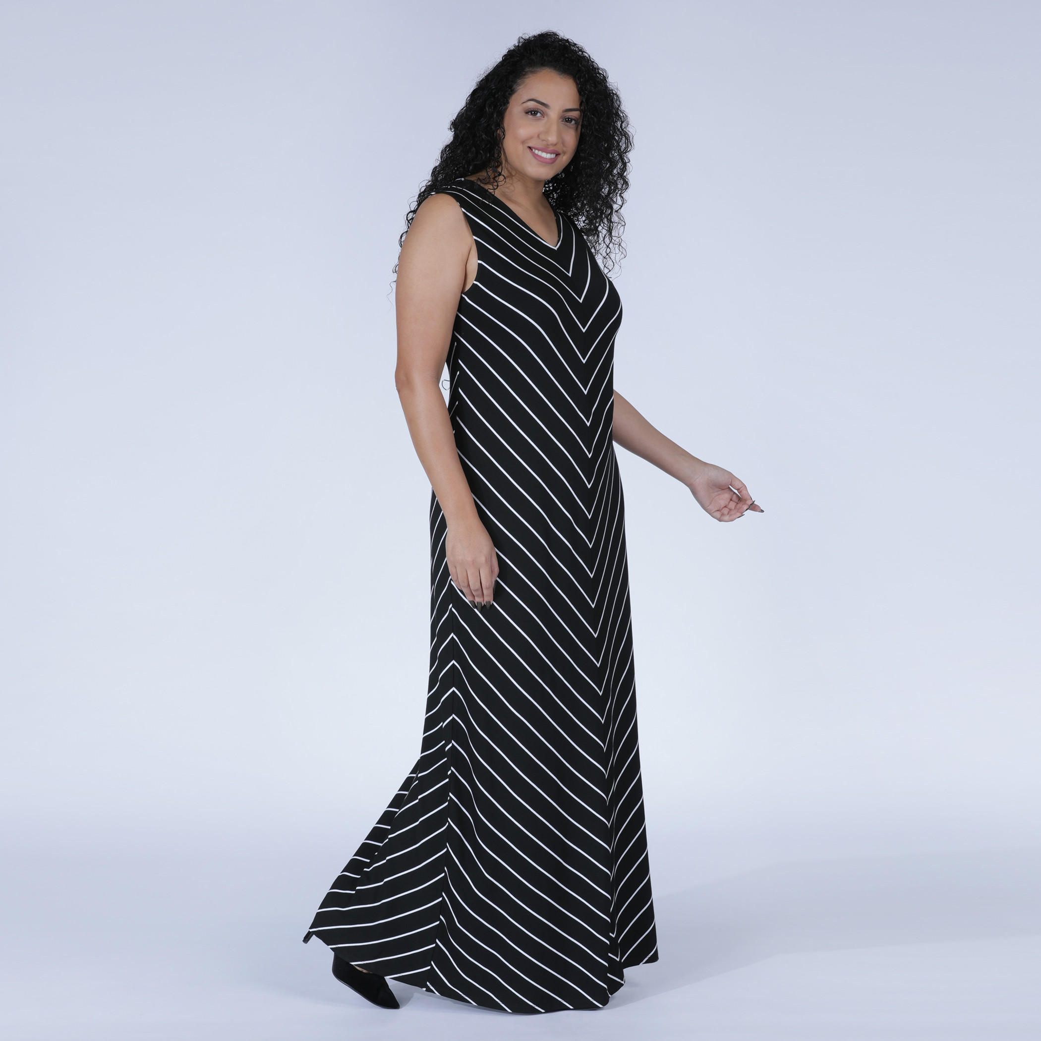 فستان طويل مقلّم بياقة فولت دون أكمام-women-clothing-dresses-image-3