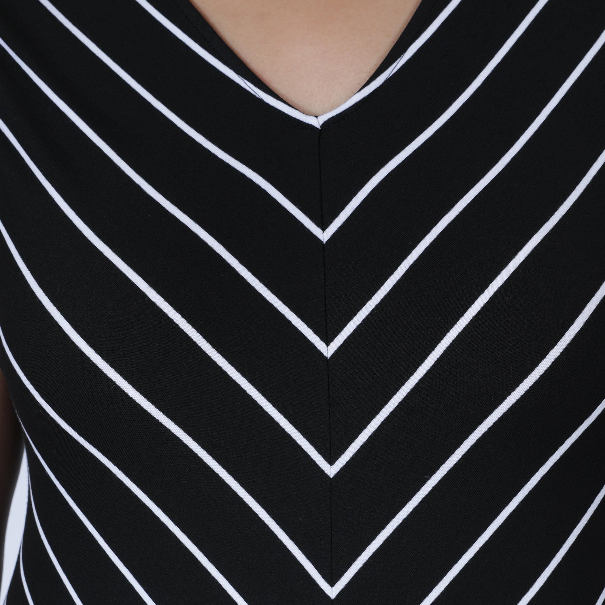 فستان طويل مقلّم بياقة فولت دون أكمام-women-clothing-dresses-image-4