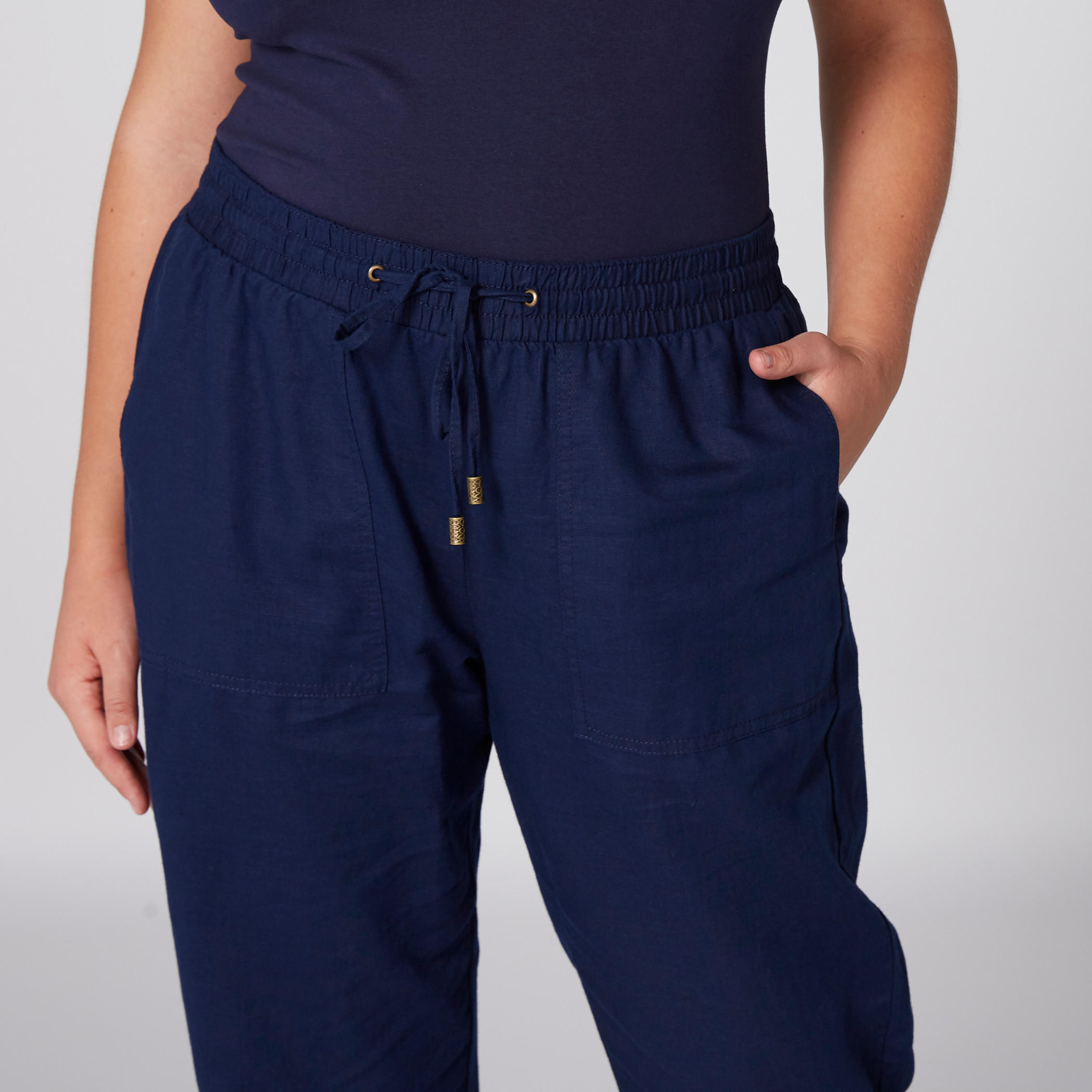 بنطال طويل بخصر مطاطي وجيوب-women-clothing-bottoms-trousers-image-3