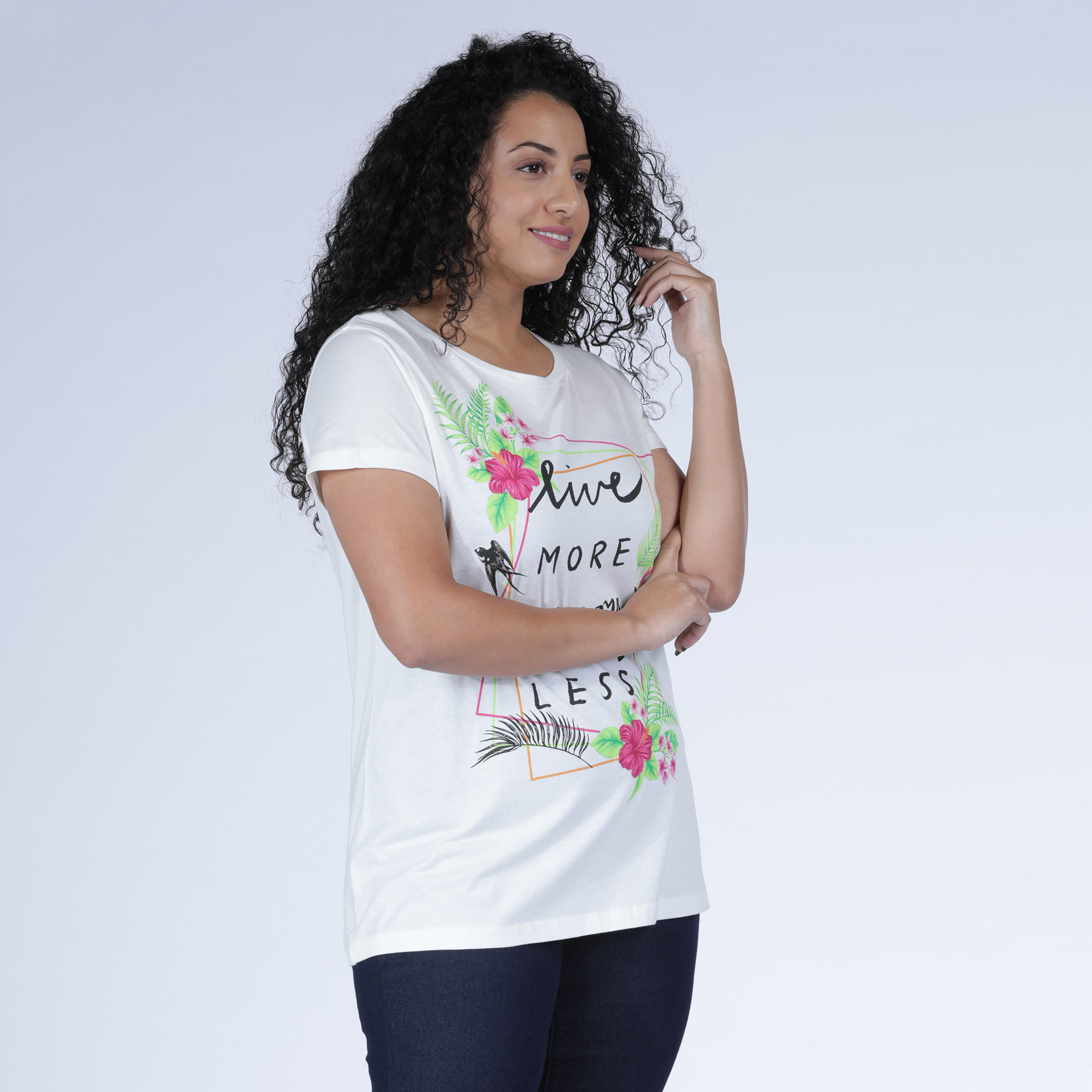 تيشيرت بياقة مستديرة وأكمام قصيرة مع طبعات-women-clothing-tshirts-image-3