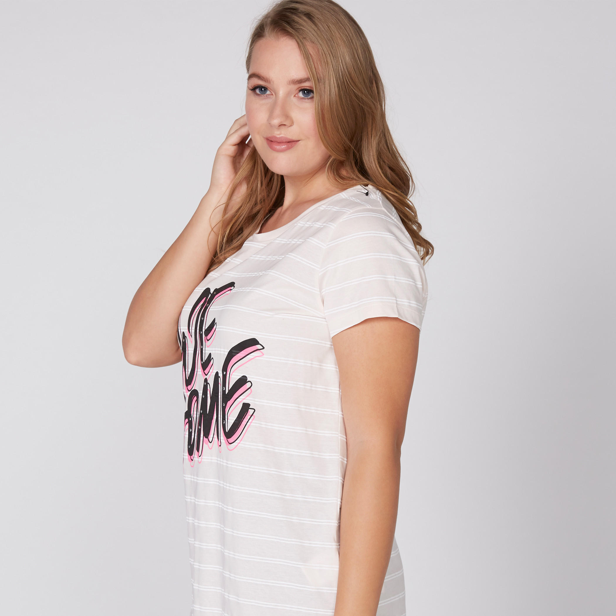تيشيرت بياقة مستديرة وأكمام قصيرة مع طبعات-women-clothing-shirtsandblouses-blouses-image-2