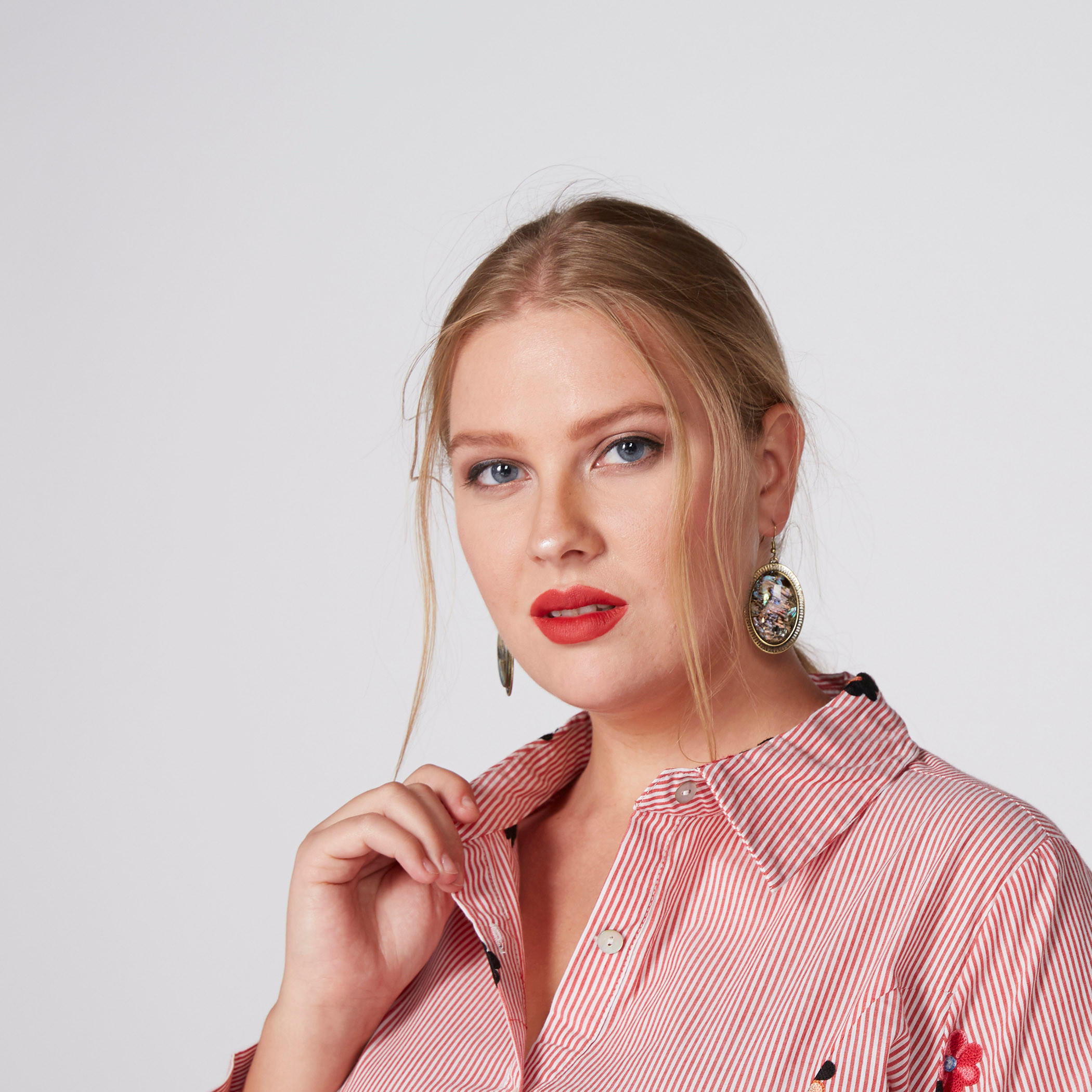 تونيك قميص مطرز بأكمام طويلة ورباط حزام-women-clothing-shirtsandblouses-blouses-image-4