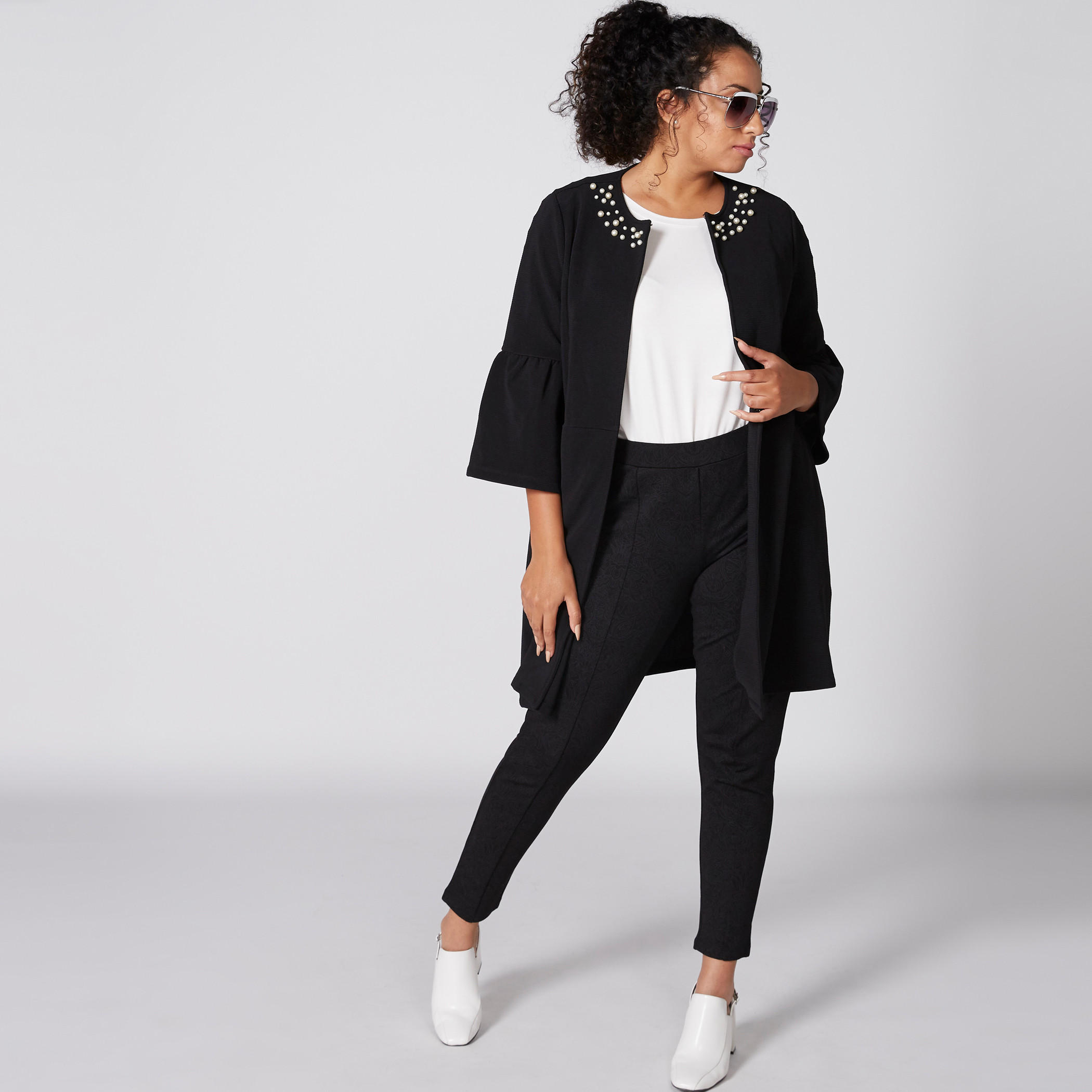 جاكيت طويل بارز الملمس بتفاصيل لؤلؤ-women-winterwear-coatsandjackets-jackets-image-1