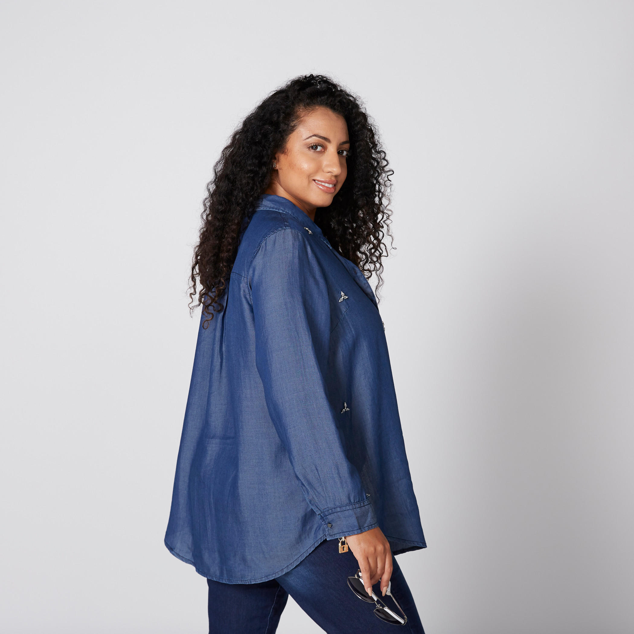 قميص من الدنيم مزخرف بأكمام طويلة وأزرار-women-clothing-shirtsandblouses-blouses-image-2
