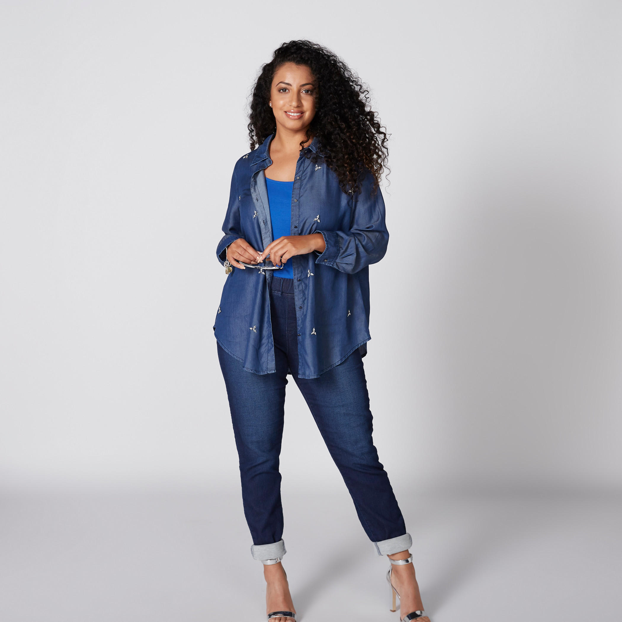 قميص من الدنيم مزخرف بأكمام طويلة وأزرار-women-clothing-shirtsandblouses-blouses-image-4