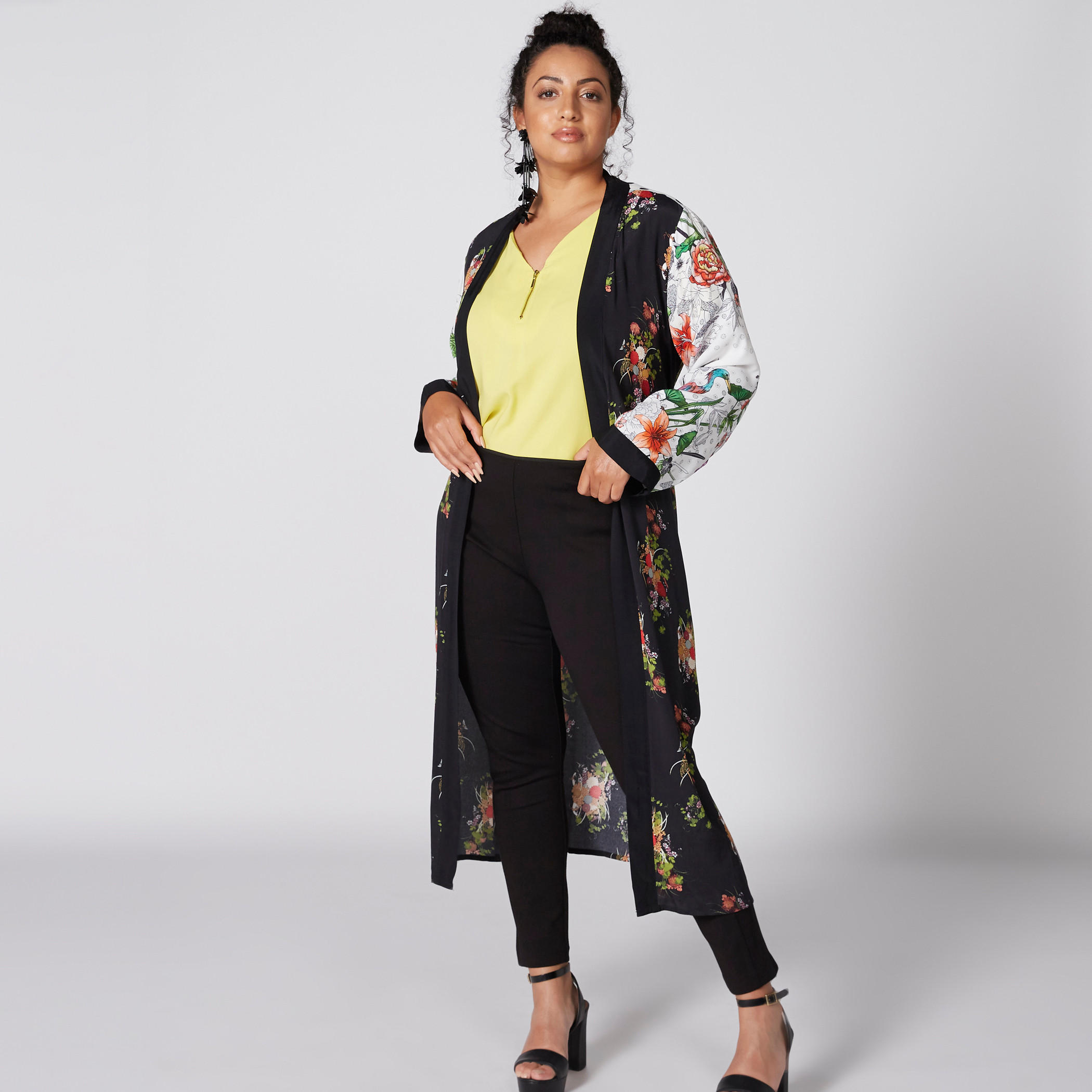 سترة طويلة بحزام رباط وطبعات أزهار-women-winterwear-coatsandjackets-jackets-image-1