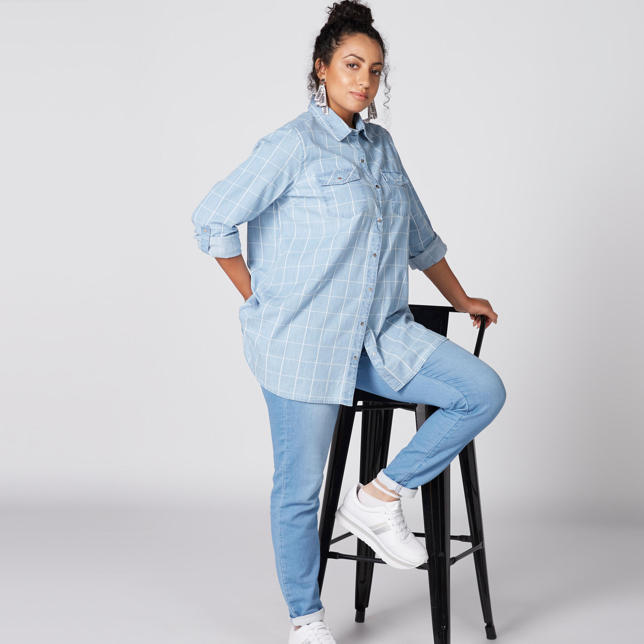 بنطال طويل بقصّة ضيّقة وخصر مطّاطي وجيوب-women-clothing-bottoms-leggings-image-1
