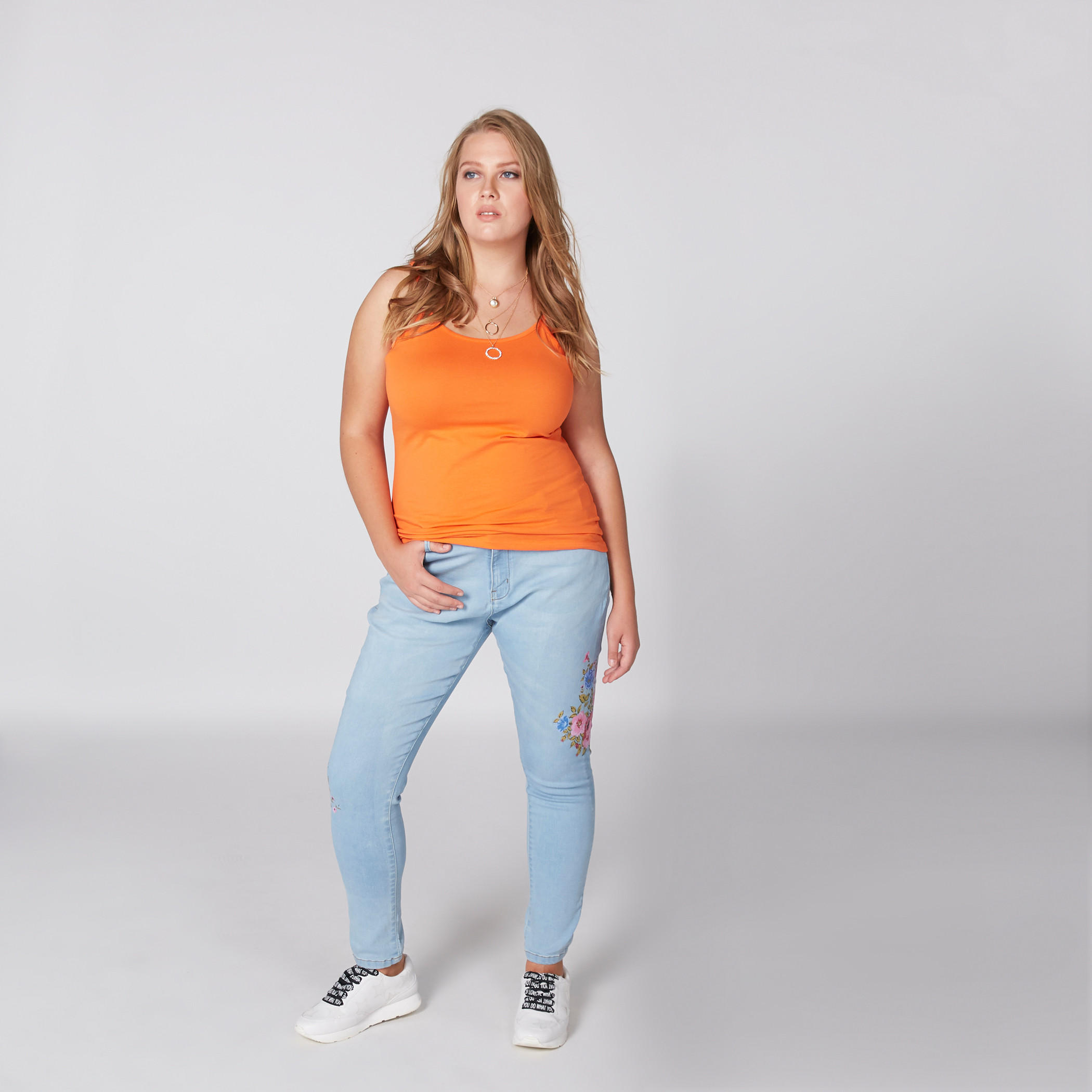 كاميسول بحمالات قابلة للتعديل وياقة عميقة-women-clothing-tshirts-image-3