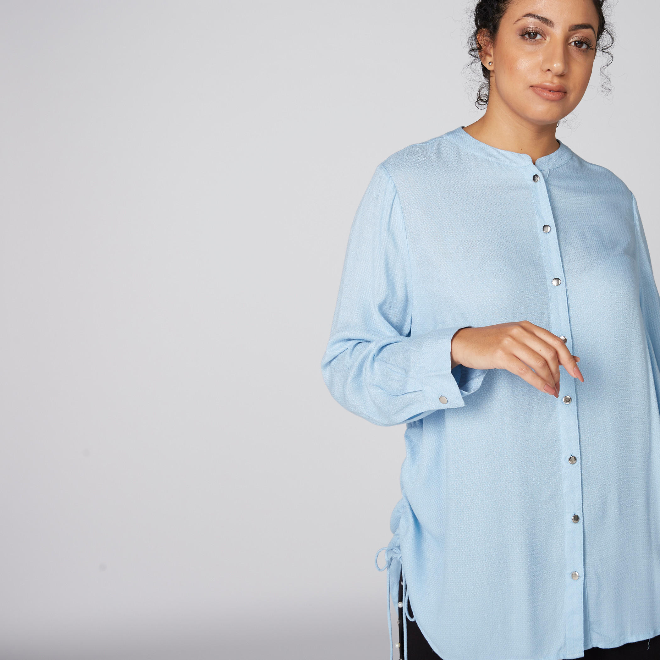 قميص بأكمام طويلة وياقة ماندارين وأربطة-women-clothing-shirtsandblouses-blouses-image-4