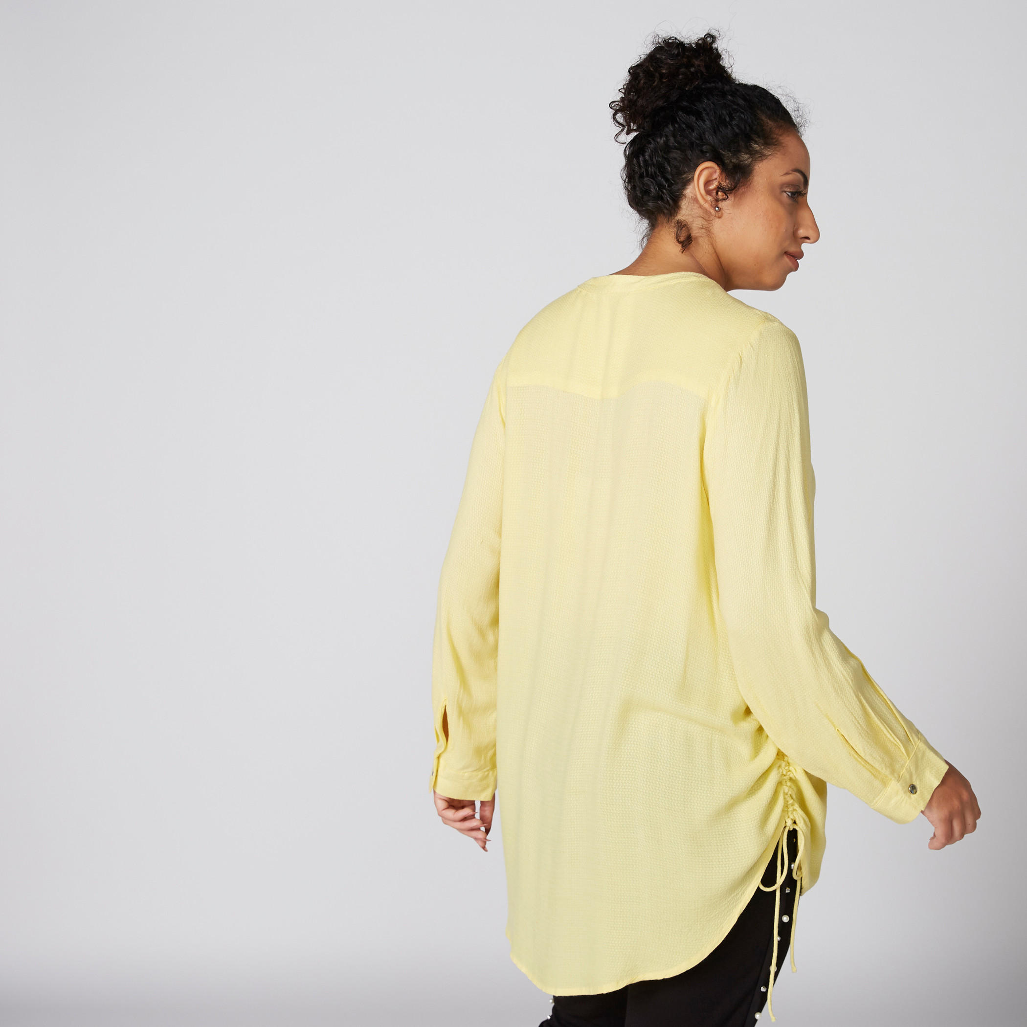 قميص بأكمام طويلة وأزرار-women-clothing-shirtsandblouses-blouses-image-1