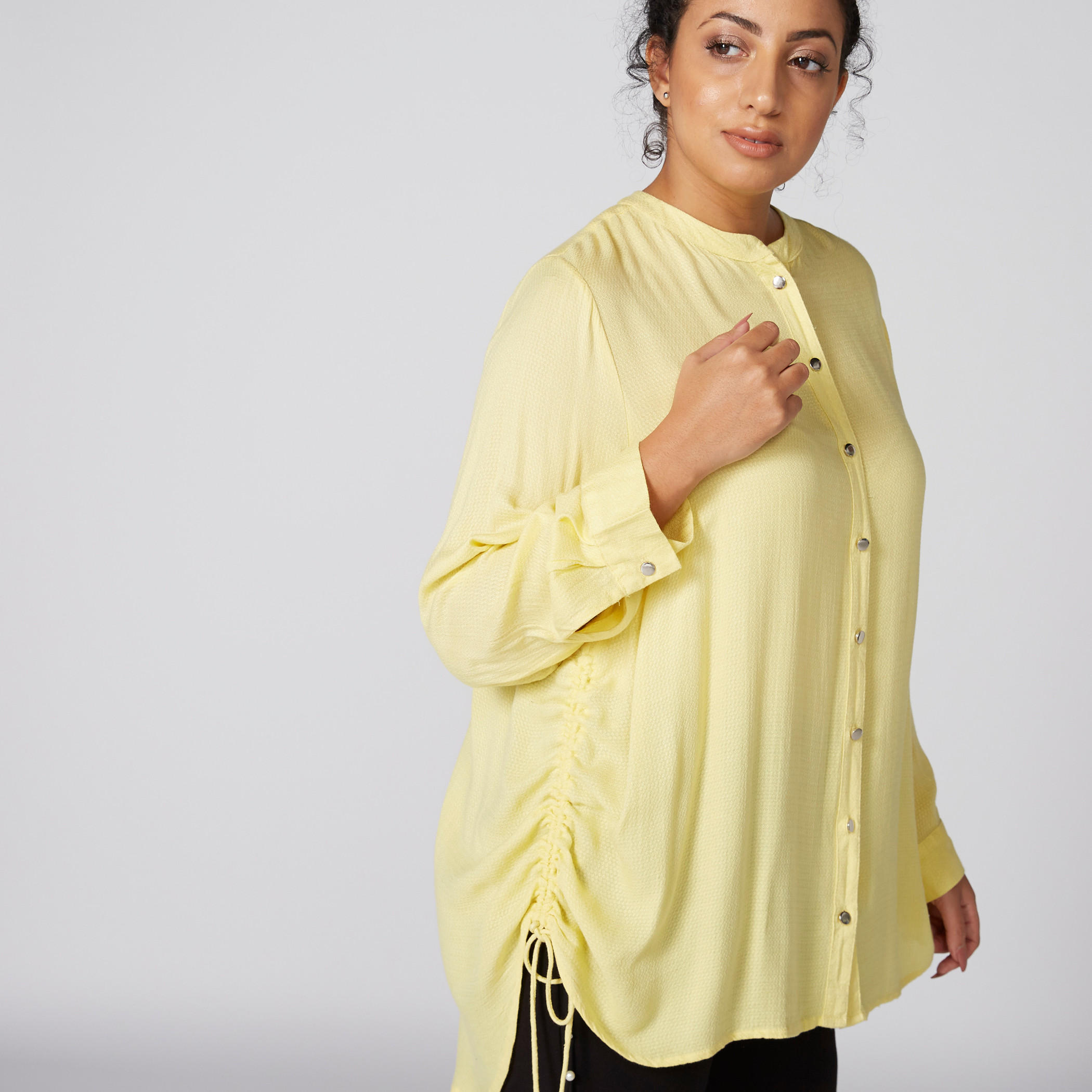 قميص بأكمام طويلة وأزرار-women-clothing-shirtsandblouses-blouses-image-2