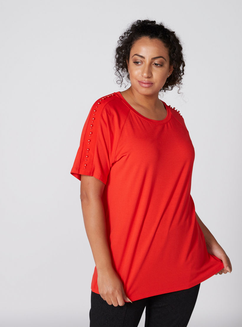 تيشيرت بياقة مستديرة وأكمام قصيرة وتفاصيل لؤلؤ-women-clothing-tshirts-image-1