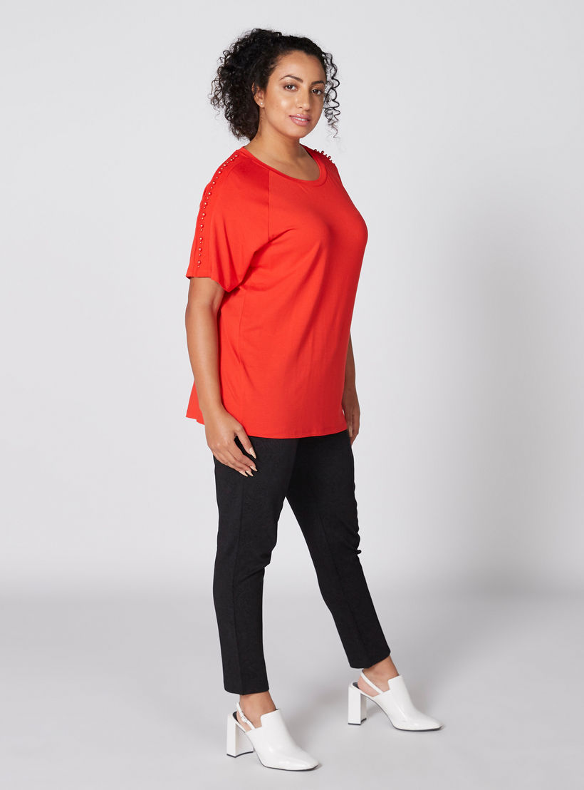 تيشيرت بياقة مستديرة وأكمام قصيرة وتفاصيل لؤلؤ-women-clothing-tshirts-image-4