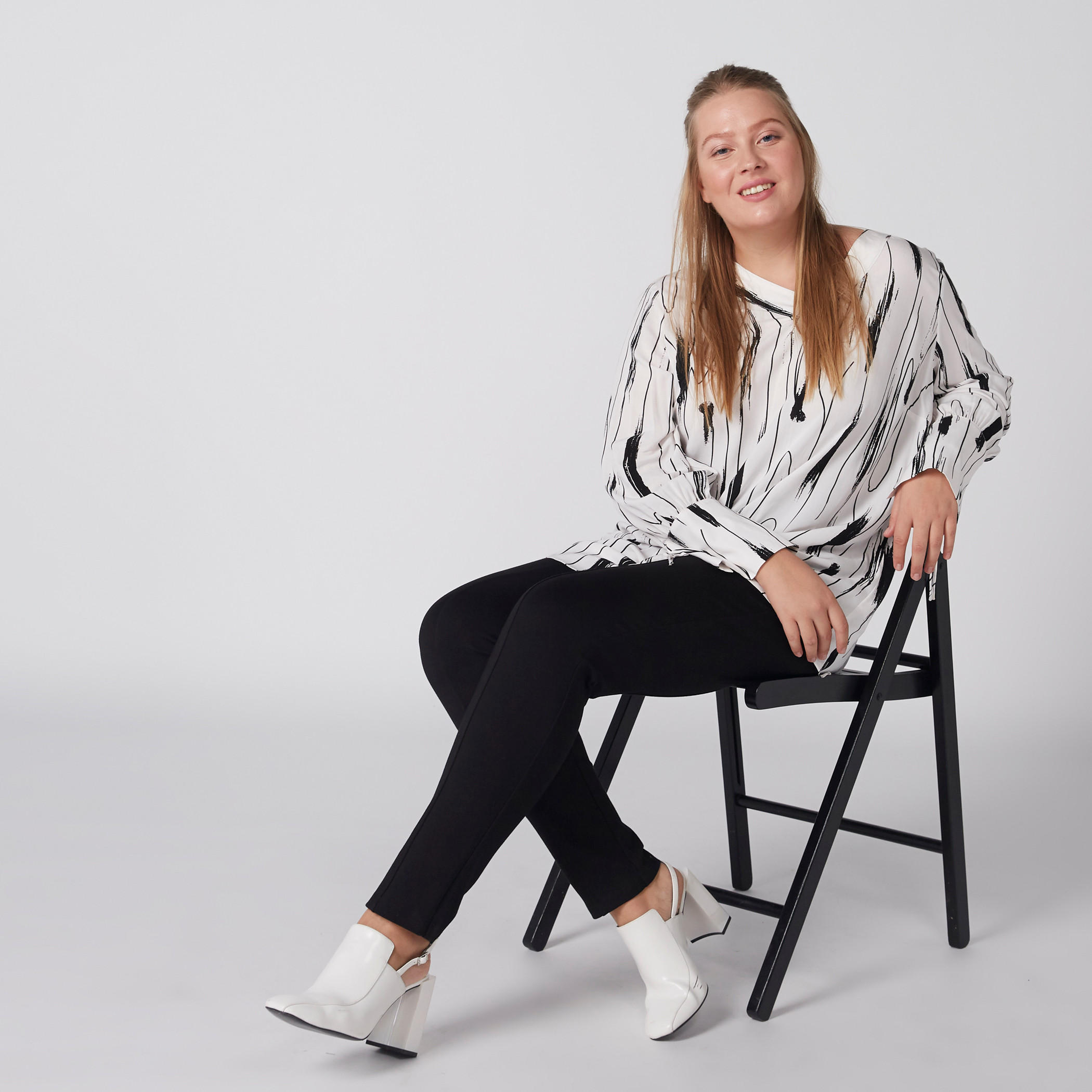 بلوزة بياقة V وطبعات وأكمام طويلة ورباط-women-clothing-shirtsandblouses-blouses-image-5