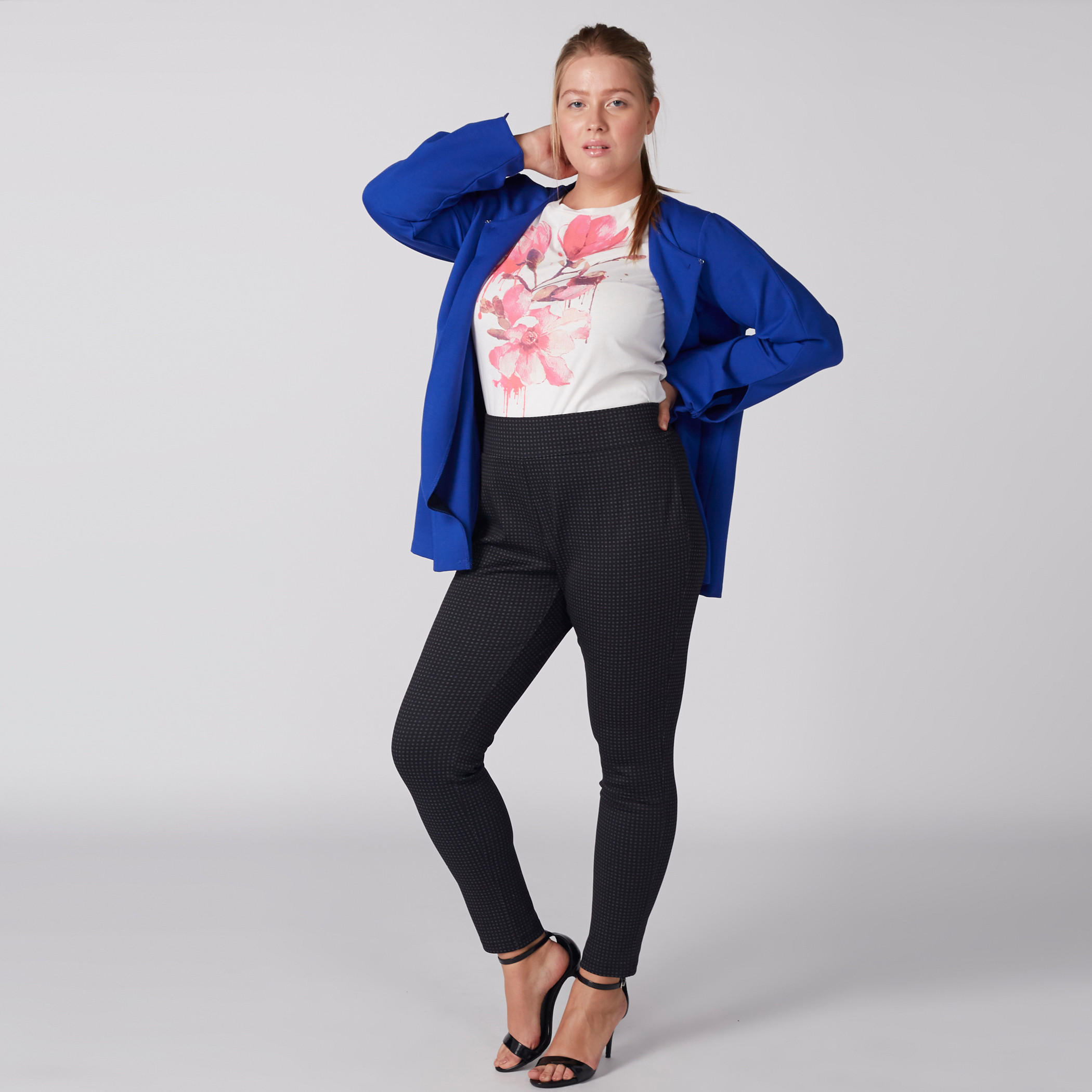 جاكيت بأكمام طويلة وأربطة-women-winterwear-coatsandjackets-jackets-image-1