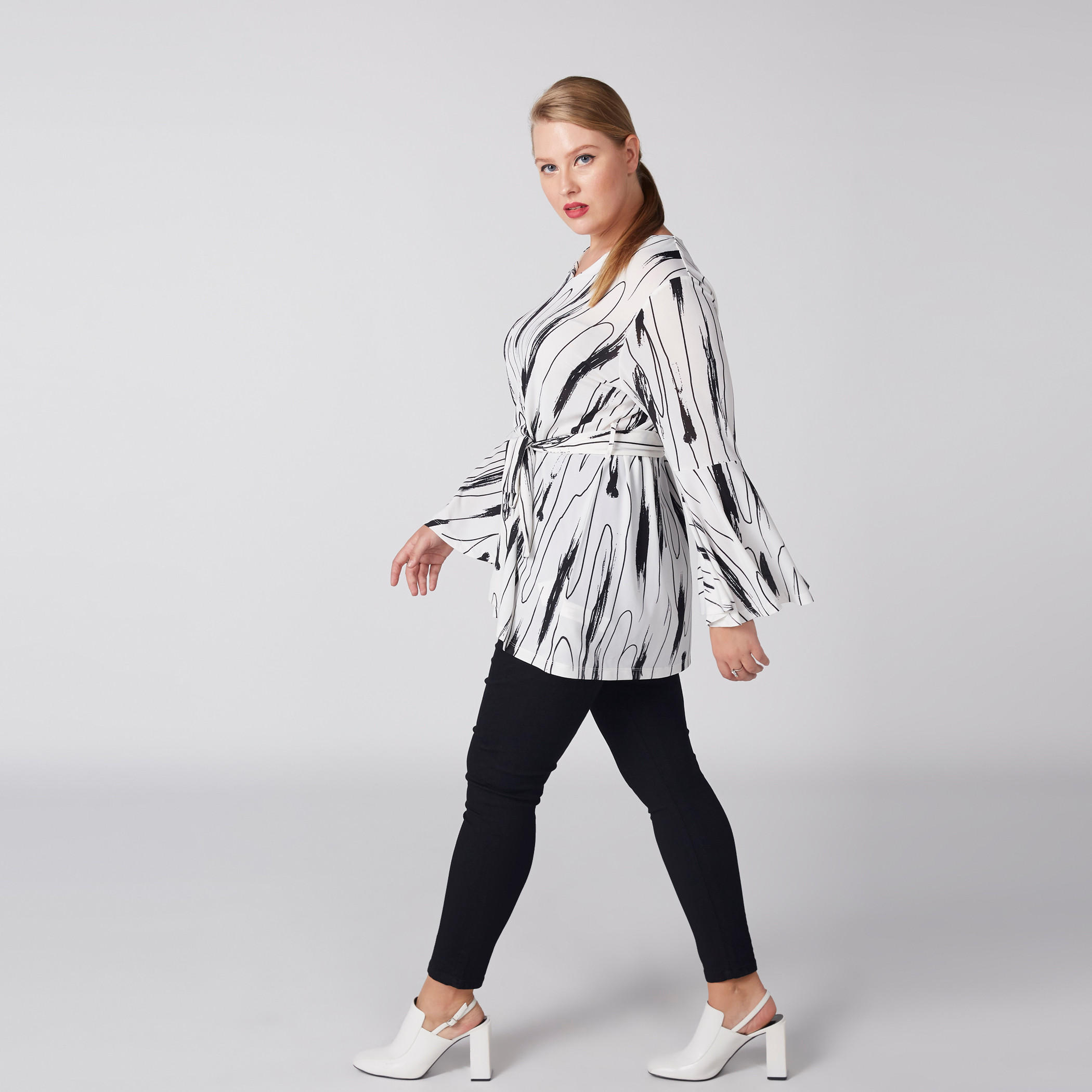 بلوزة ملفوفة بطبعات وياقة V وأكمام طويلة منتفخة-women-clothing-shirtsandblouses-blouses-image-5