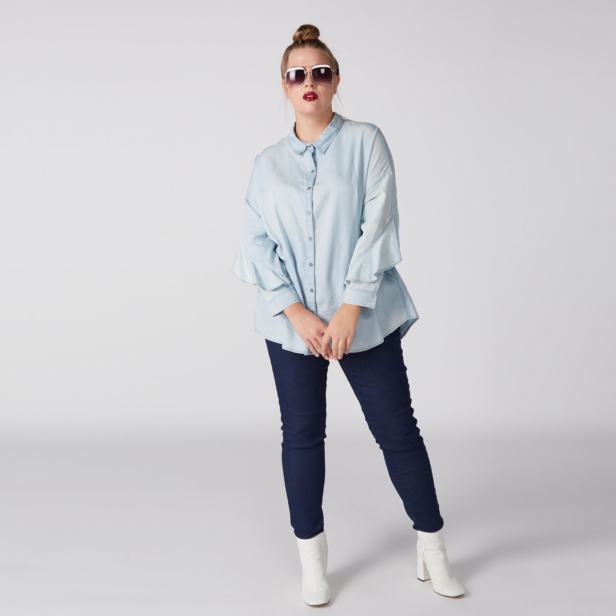 قميص بأكمام طويلة وتفاصيل كشكش ووصلة أزرار كاملة-women-clothing-shirtsandblouses-blouses-image-1