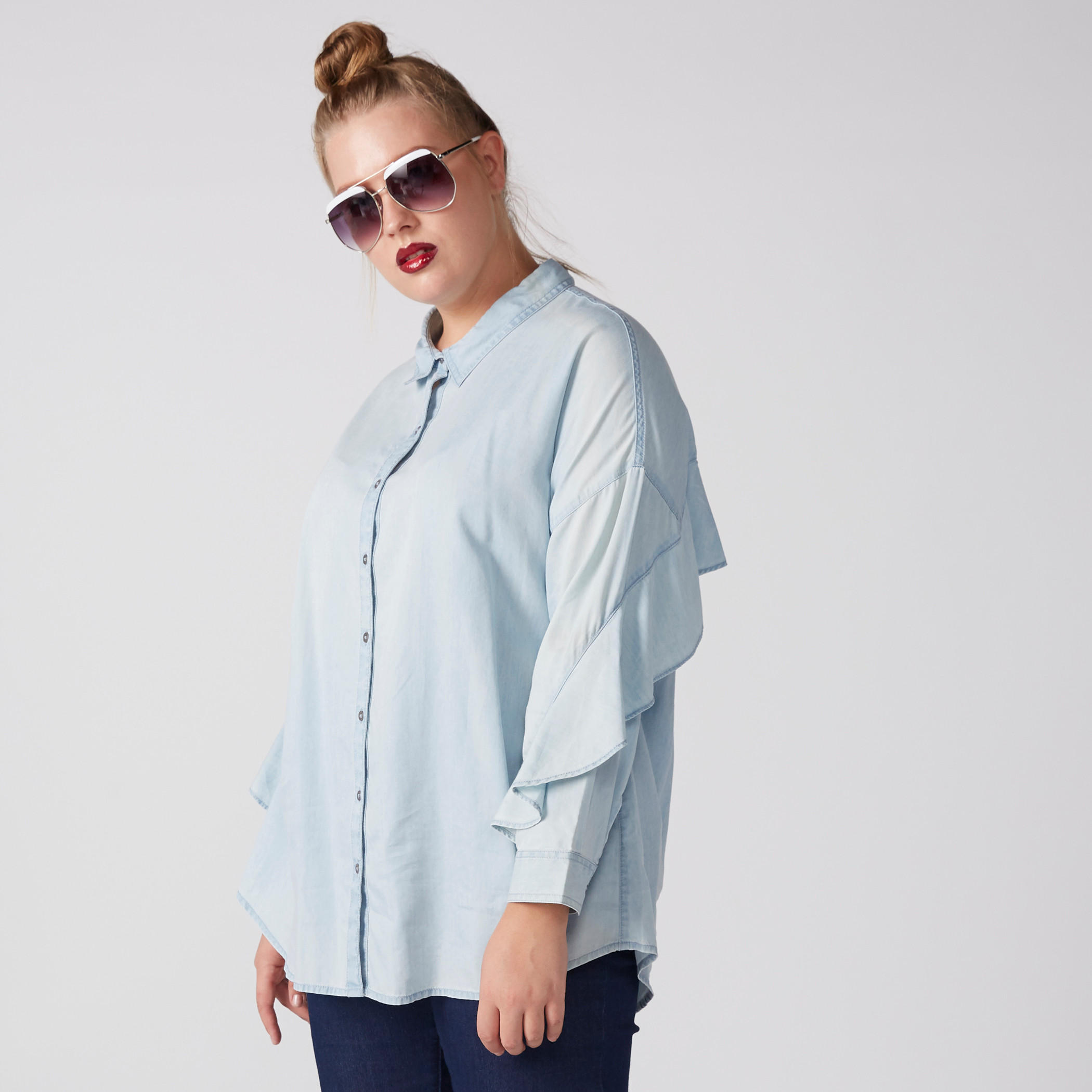 قميص بأكمام طويلة وتفاصيل كشكش ووصلة أزرار كاملة-women-clothing-shirtsandblouses-blouses-image-2
