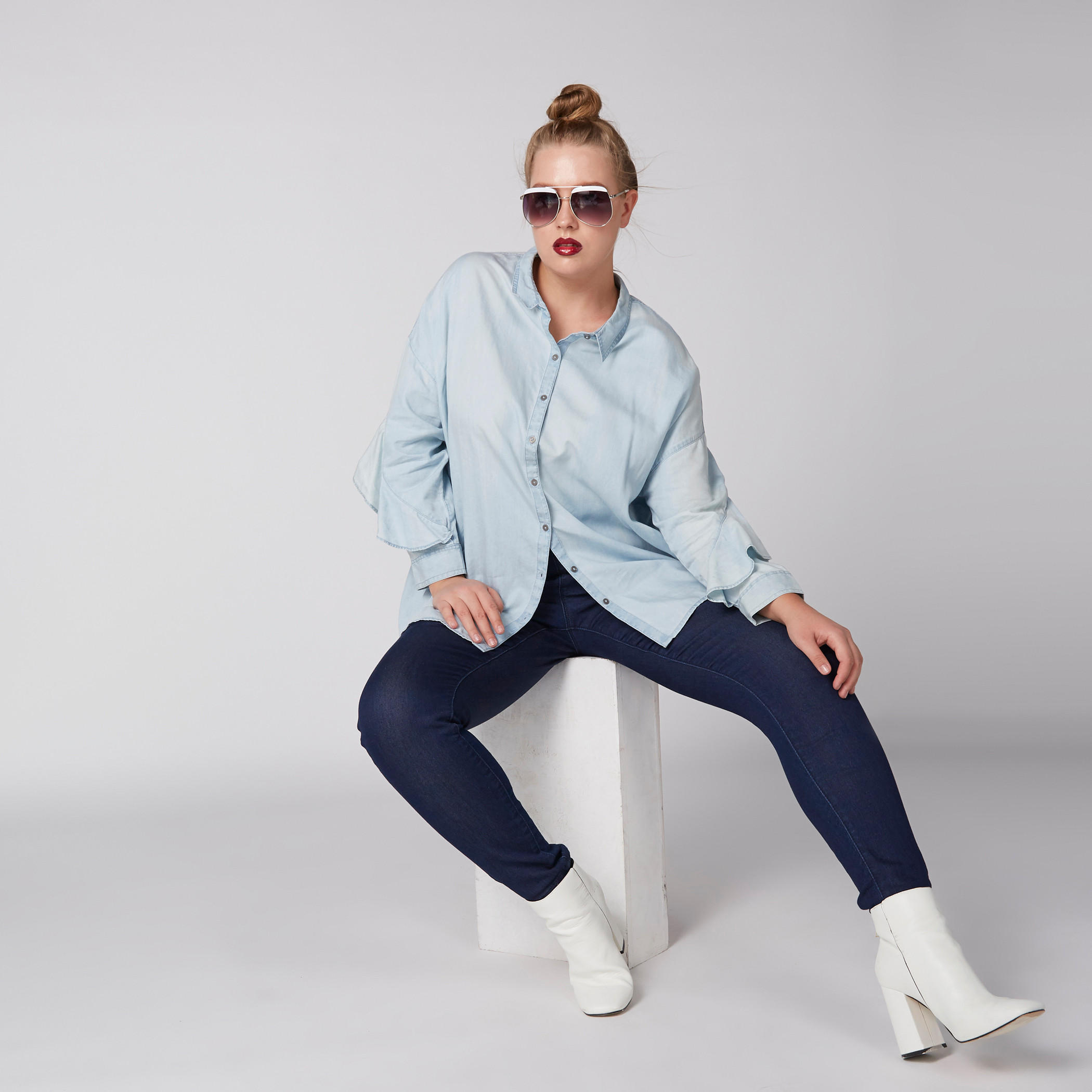 قميص بأكمام طويلة وتفاصيل كشكش ووصلة أزرار كاملة-women-clothing-shirtsandblouses-blouses-image-5
