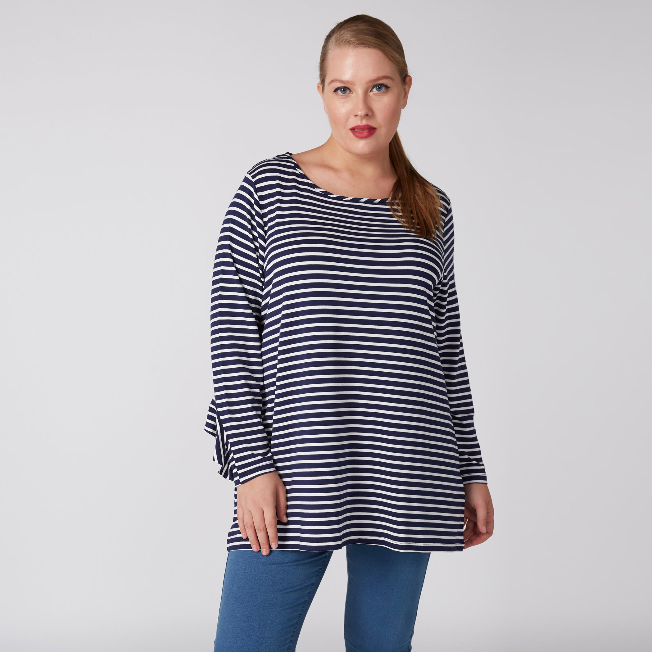 بلوزة مخطّطة بياقة قارب واسعة وأكمام طويلة-women-clothing-tshirts-image-1