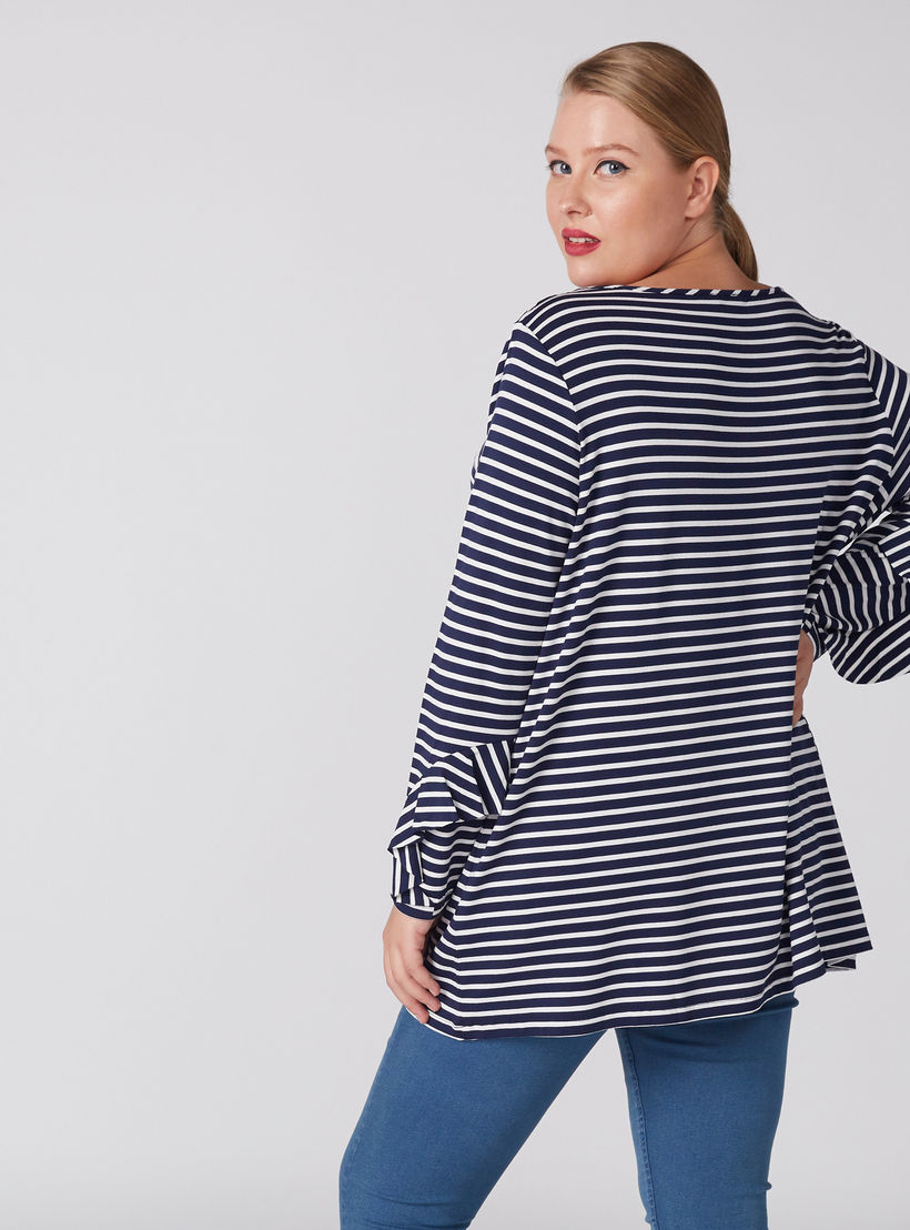 بلوزة مخطّطة بياقة قارب واسعة وأكمام طويلة-women-clothing-tshirts-image-2