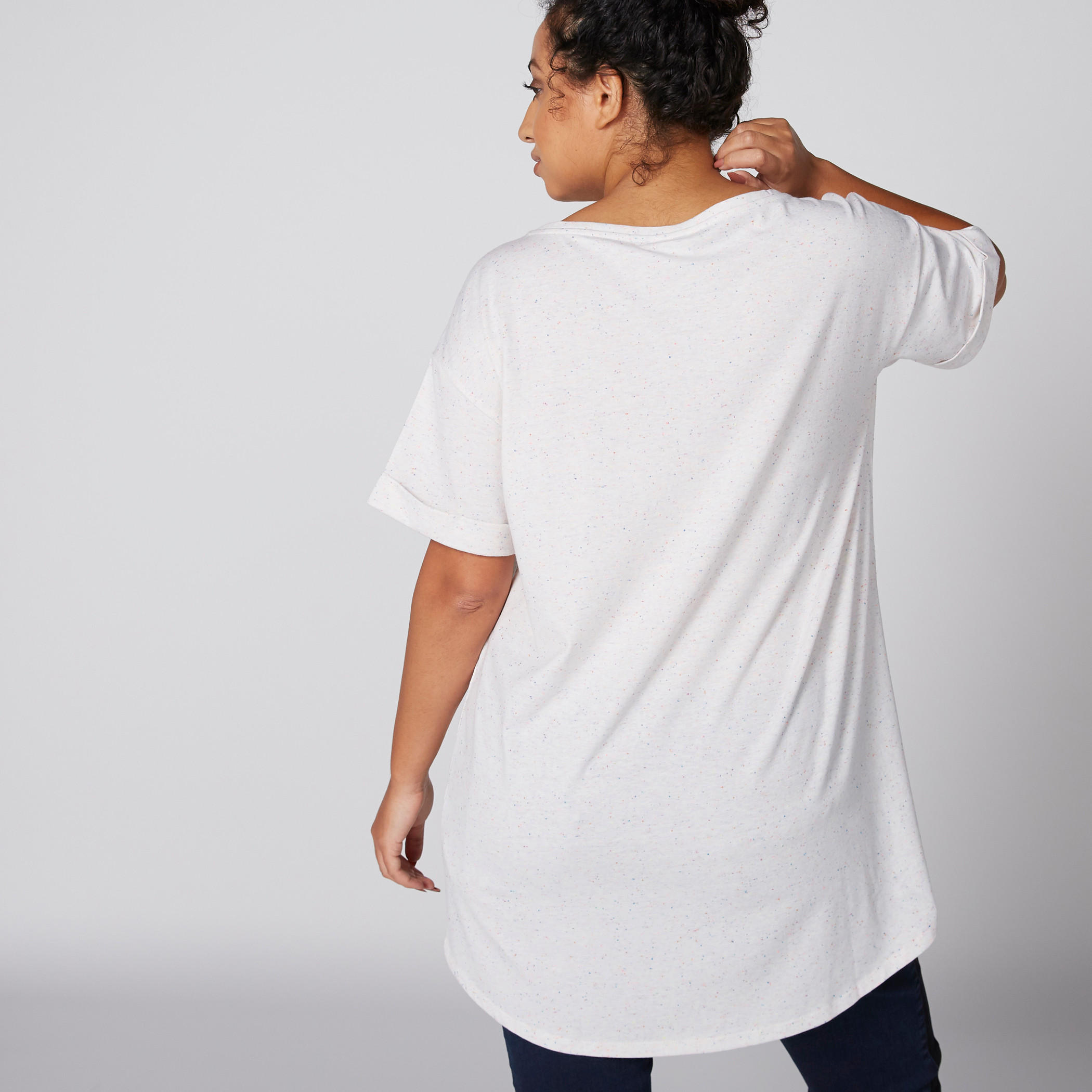 بلوزة بطبعات ميني ماوس وياقة مستديرة وحواف غير مستوية-women-clothing-tshirts-image-2