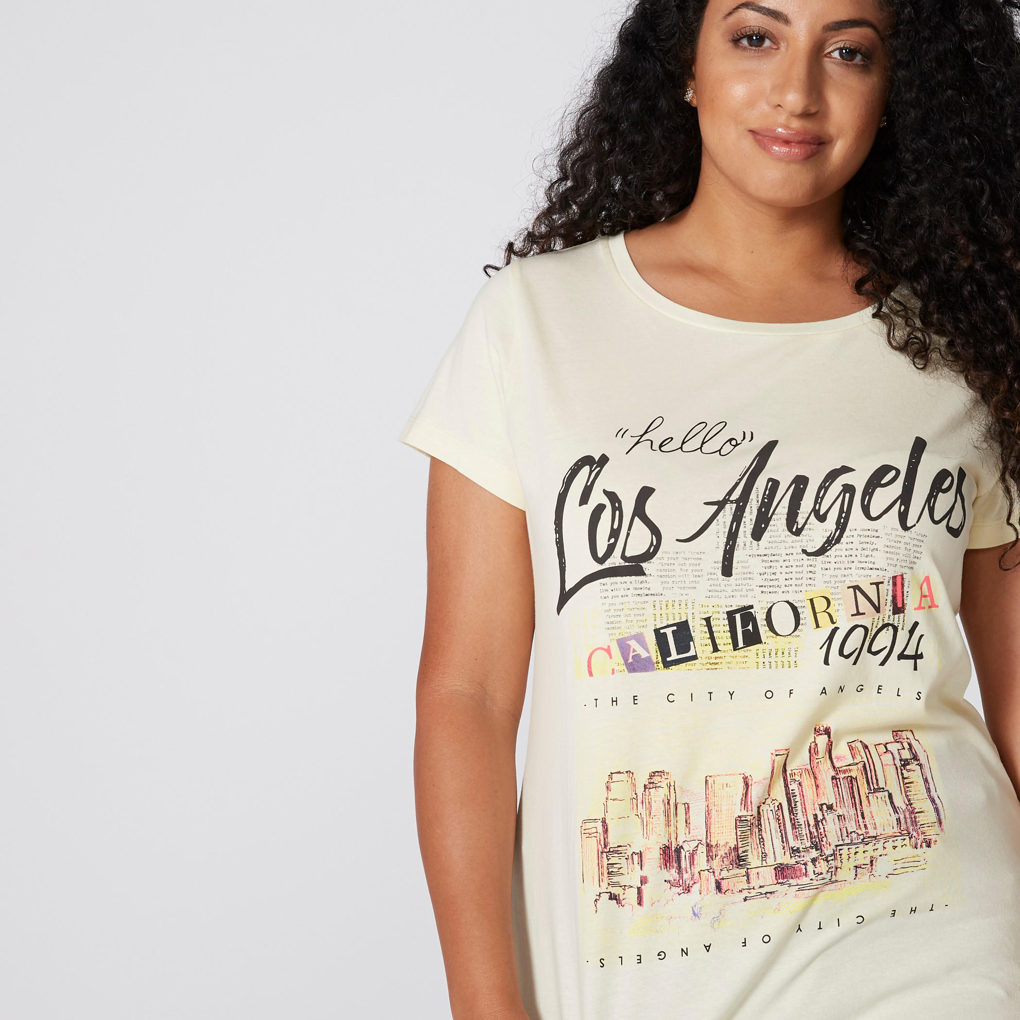 تيشيرت بياقة مستديرة وأكمام قصيرة وطبعات-women-clothing-tshirts-image-2