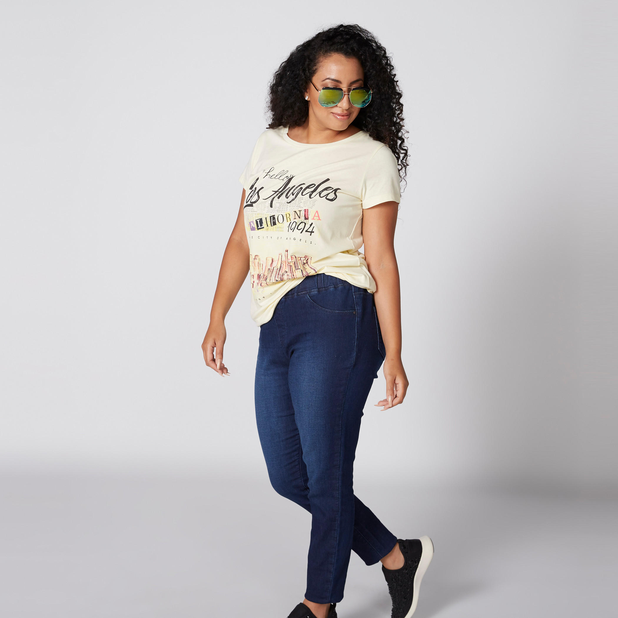 تيشيرت بياقة مستديرة وأكمام قصيرة وطبعات-women-clothing-tshirts-image-1