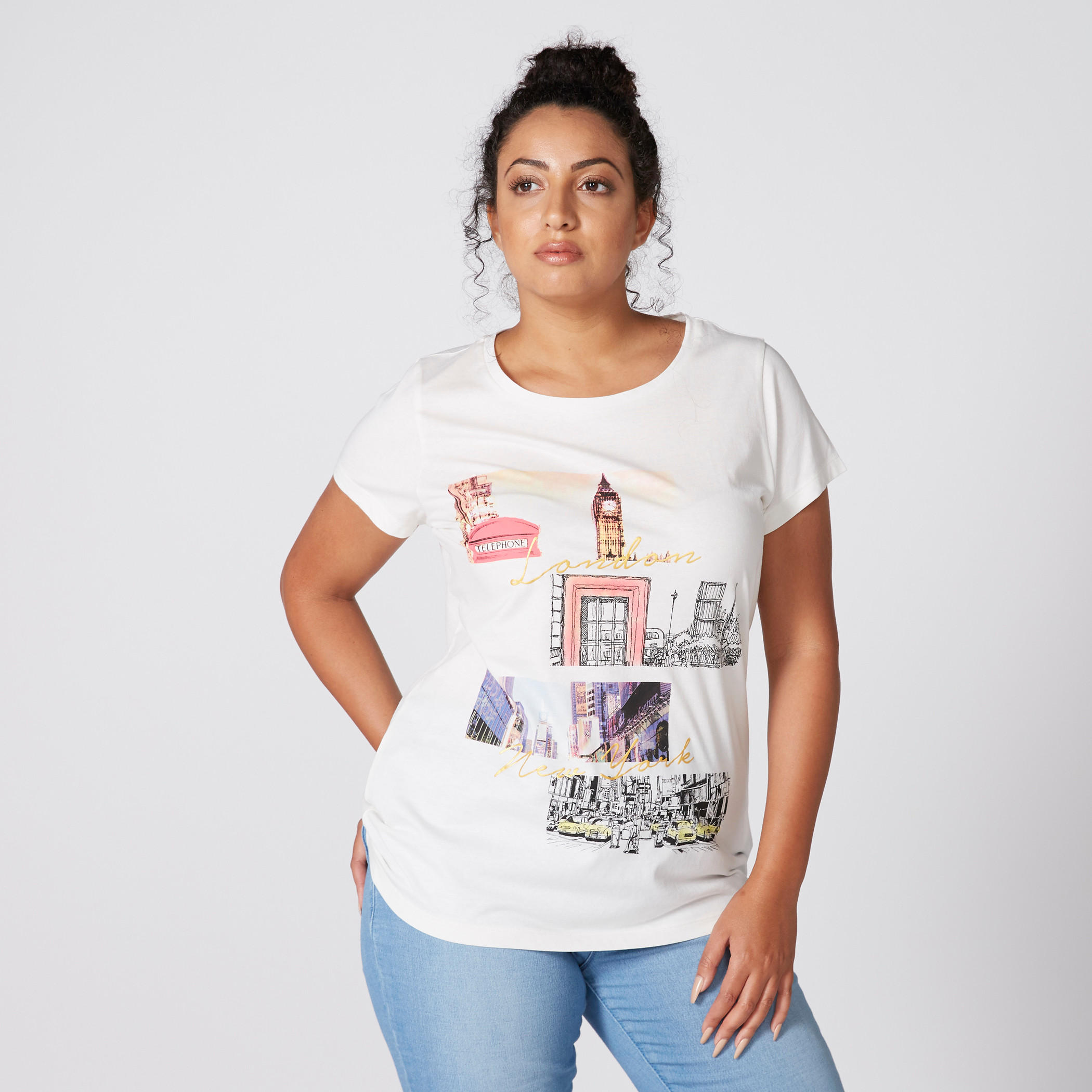 تيشيرت بطبعات وياقة مستديرة وأكمام قصيرة-women-clothing-tshirts-image-3