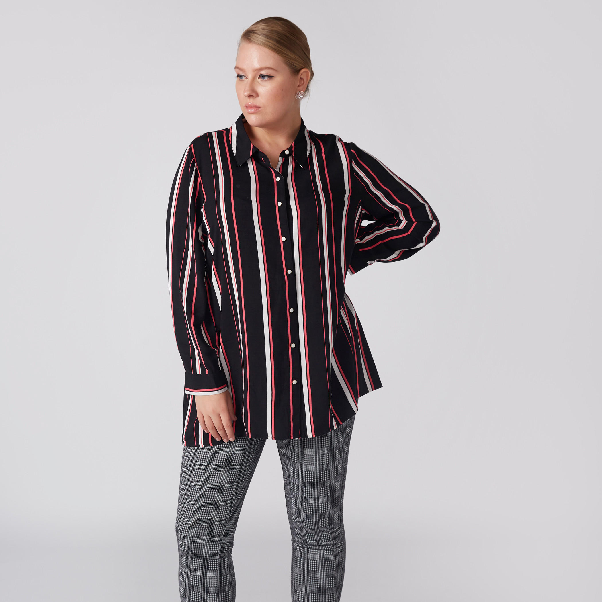 قميص مقلّم بأكمام طويلة ووصلة أزرار كاملة-women-clothing-shirtsandblouses-blouses-image-2