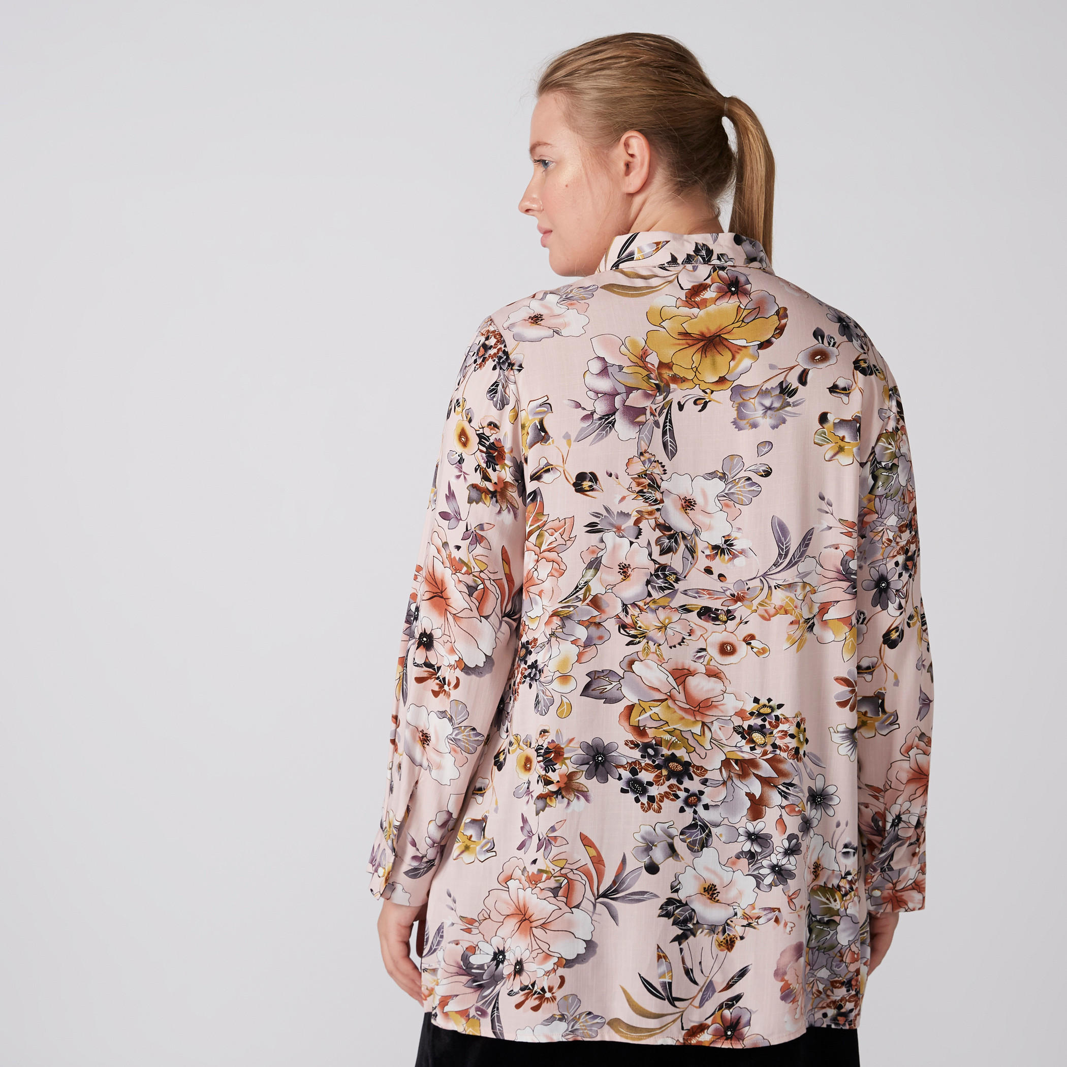 قميص بطبعات زهرية وأكمام طويلة وأزرار-women-clothing-shirtsandblouses-blouses-image-2