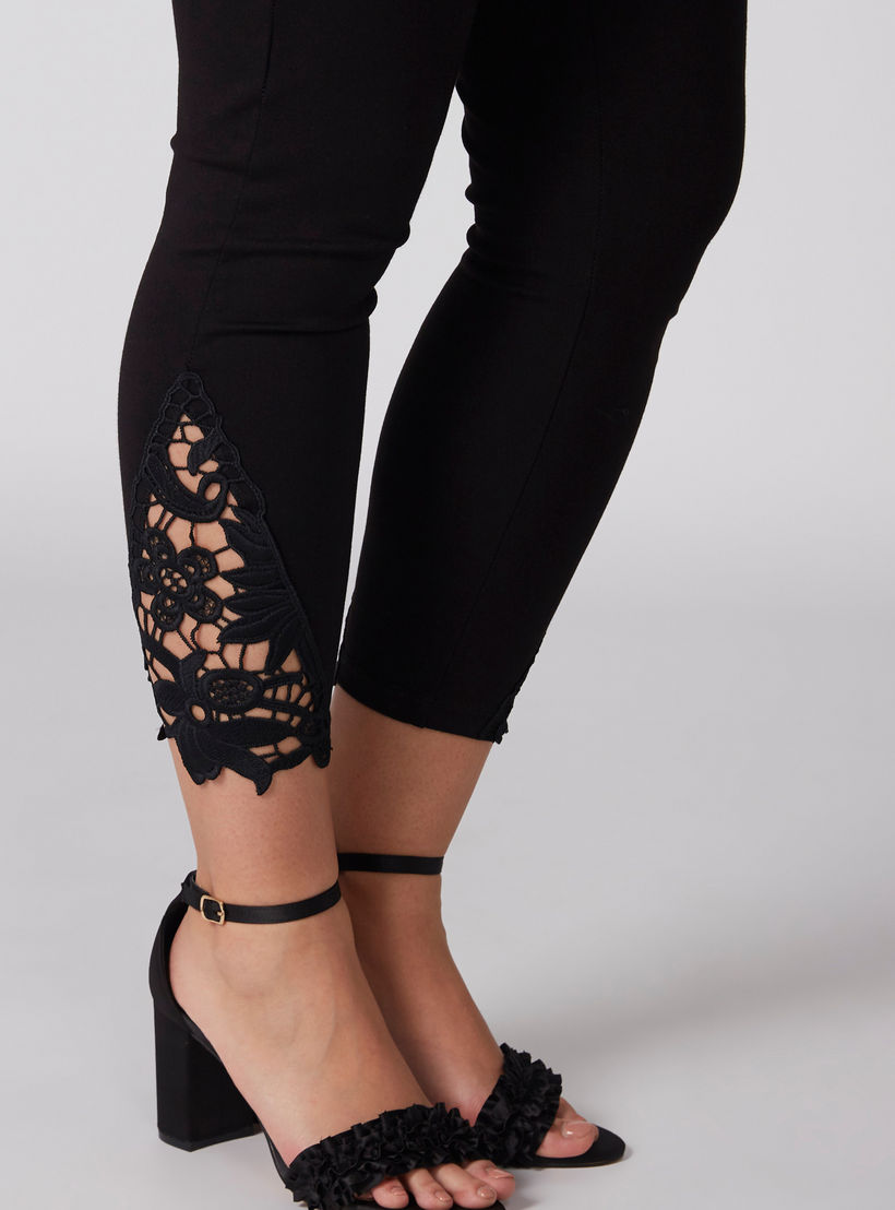 بنطال ليقنز بتفاصيل دانتيل وخصر مطاطي-women-clothing-bottoms-leggings-image-3