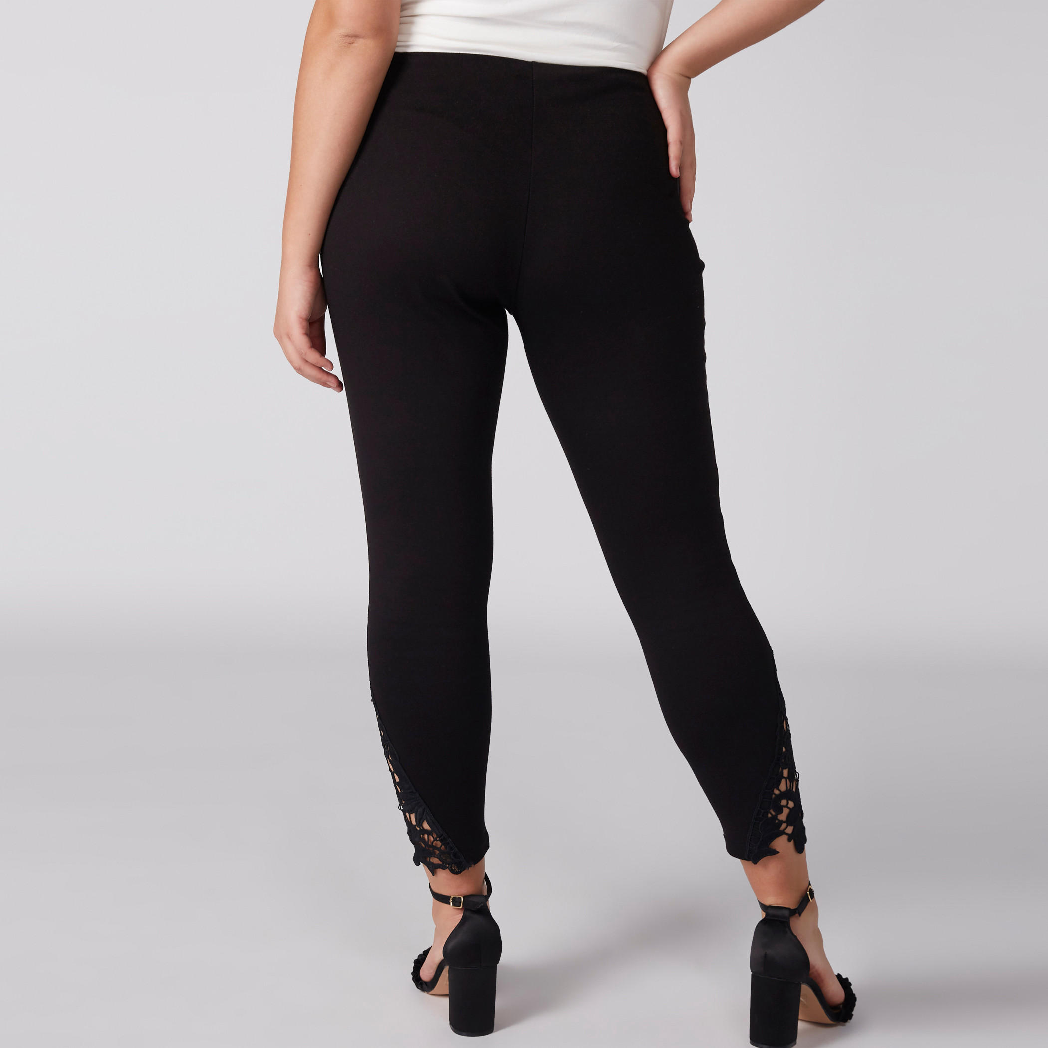 بنطال ليقنز بتفاصيل دانتيل وخصر مطاطي-women-clothing-bottoms-leggings-image-5