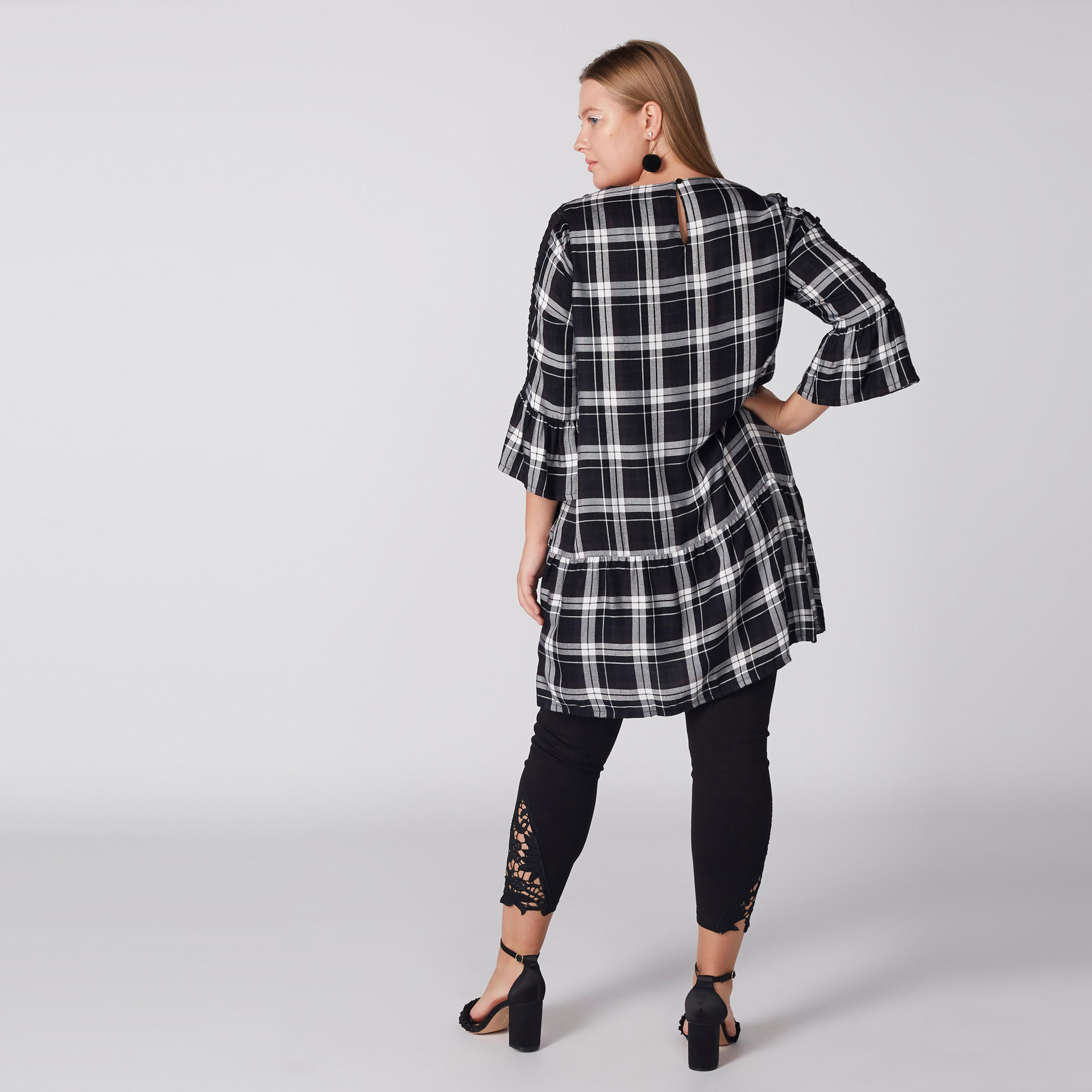 تونيك كاروهات بياقة مستديرة وتفاصيل دانتيل-women-clothing-shirtsandblouses-blouses-image-4