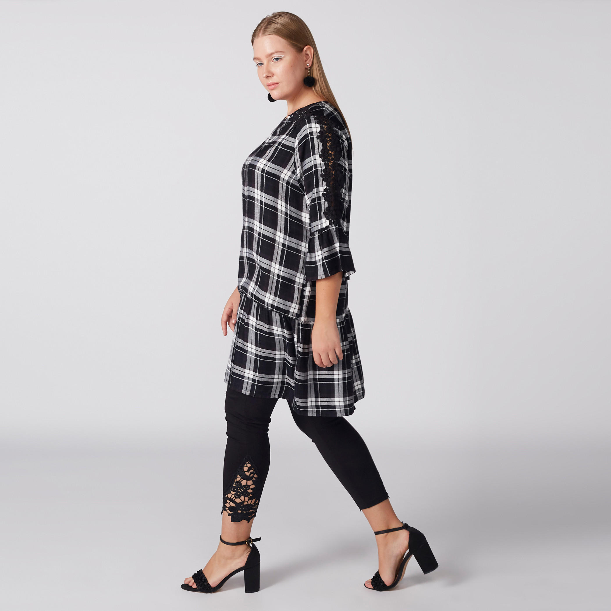 تونيك كاروهات بياقة مستديرة وتفاصيل دانتيل-women-clothing-shirtsandblouses-blouses-image-5