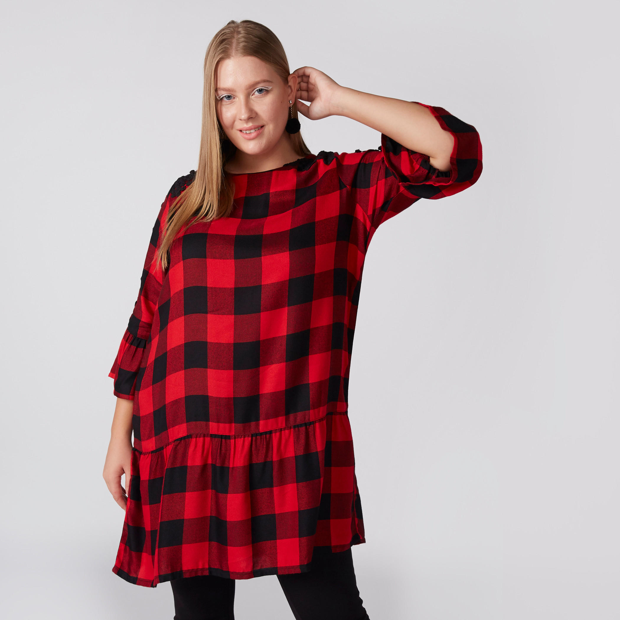 تونيك كاروهات بياقة مستديرة وتفاصيل دانتيل-women-clothing-shirtsandblouses-blouses-image-1