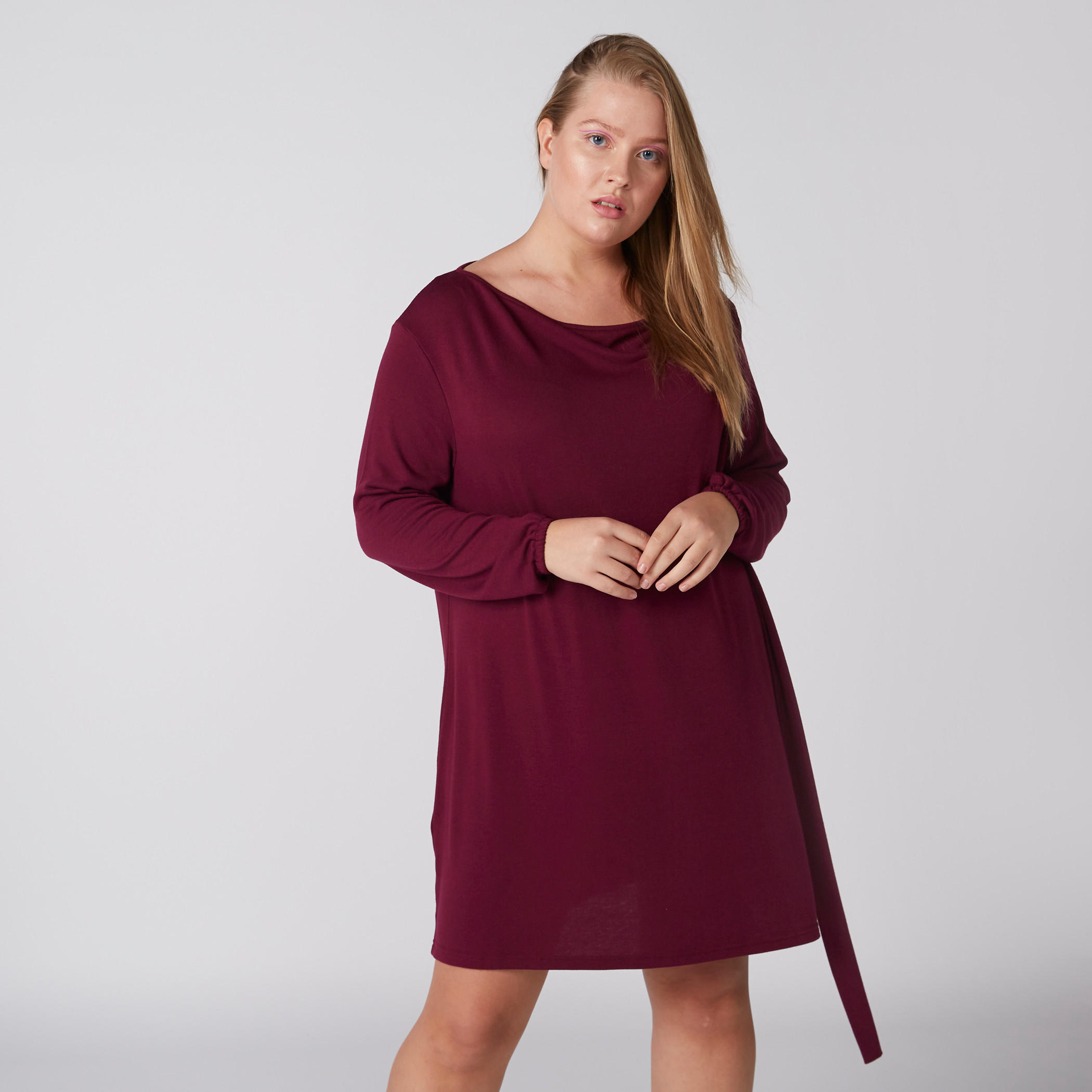 فستان بياقة مستديرة وأكمام طويلة وحزام-women-clothing-dresses-image-2