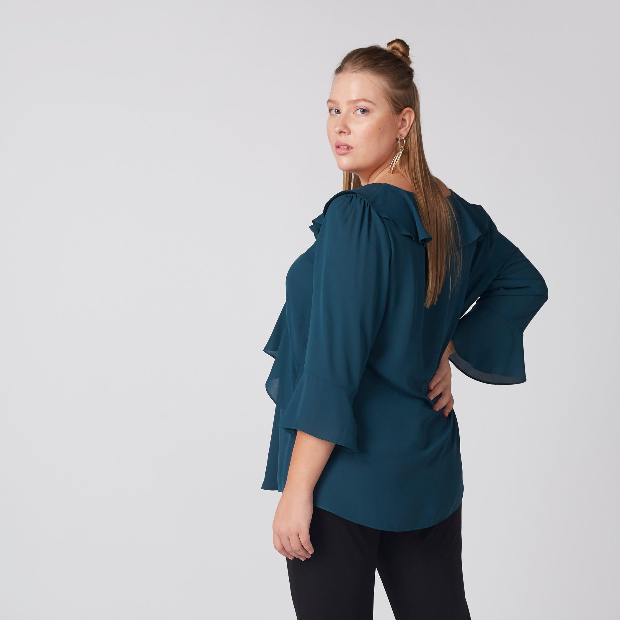 بلوزة بياقة V وتفاصيل كشكش وأكمام 3/4-women-clothing-shirtsandblouses-blouses-image-4