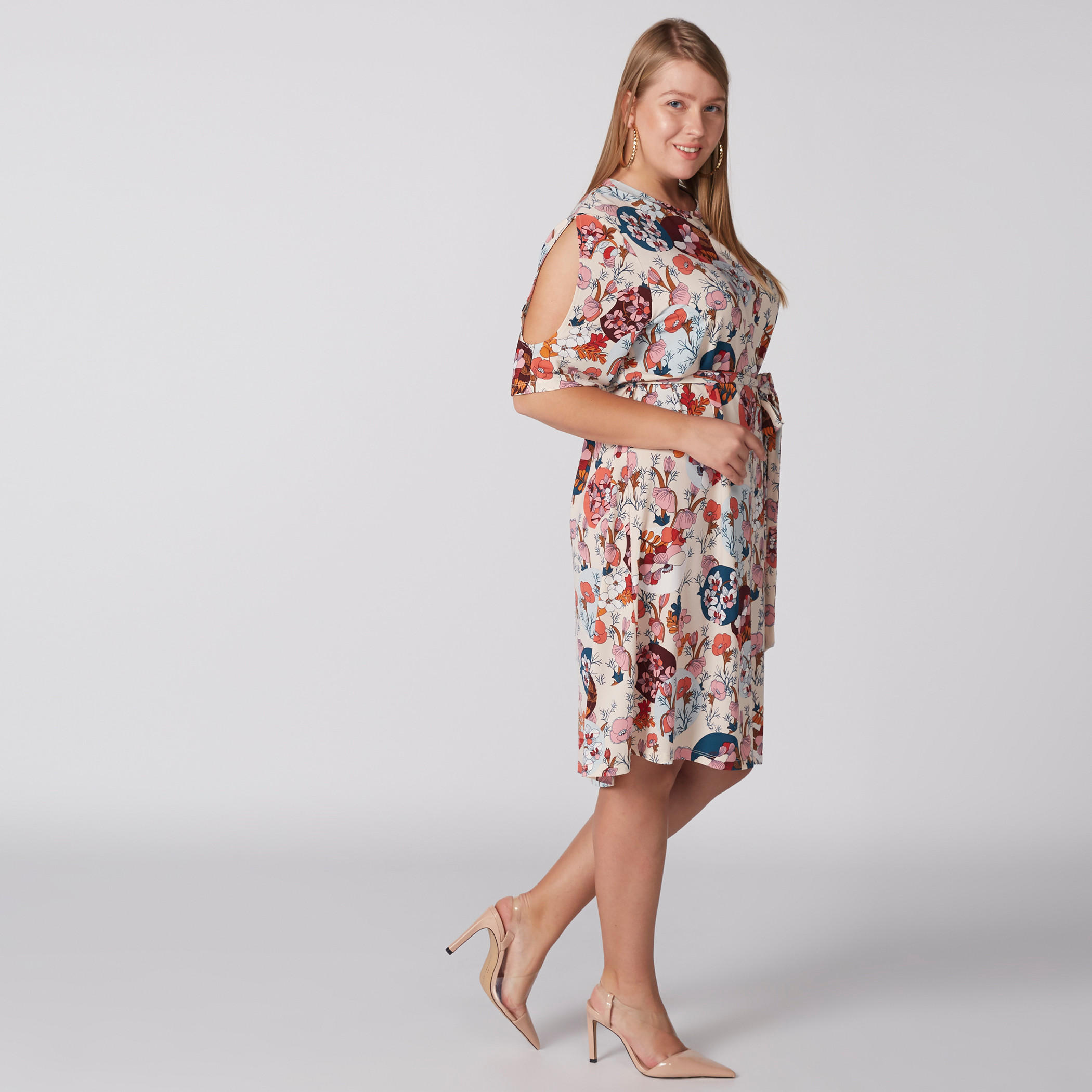 فستان آيه لاين بأكمام مفرّغة وطبعات وأربطة-women-clothing-dresses-image-4