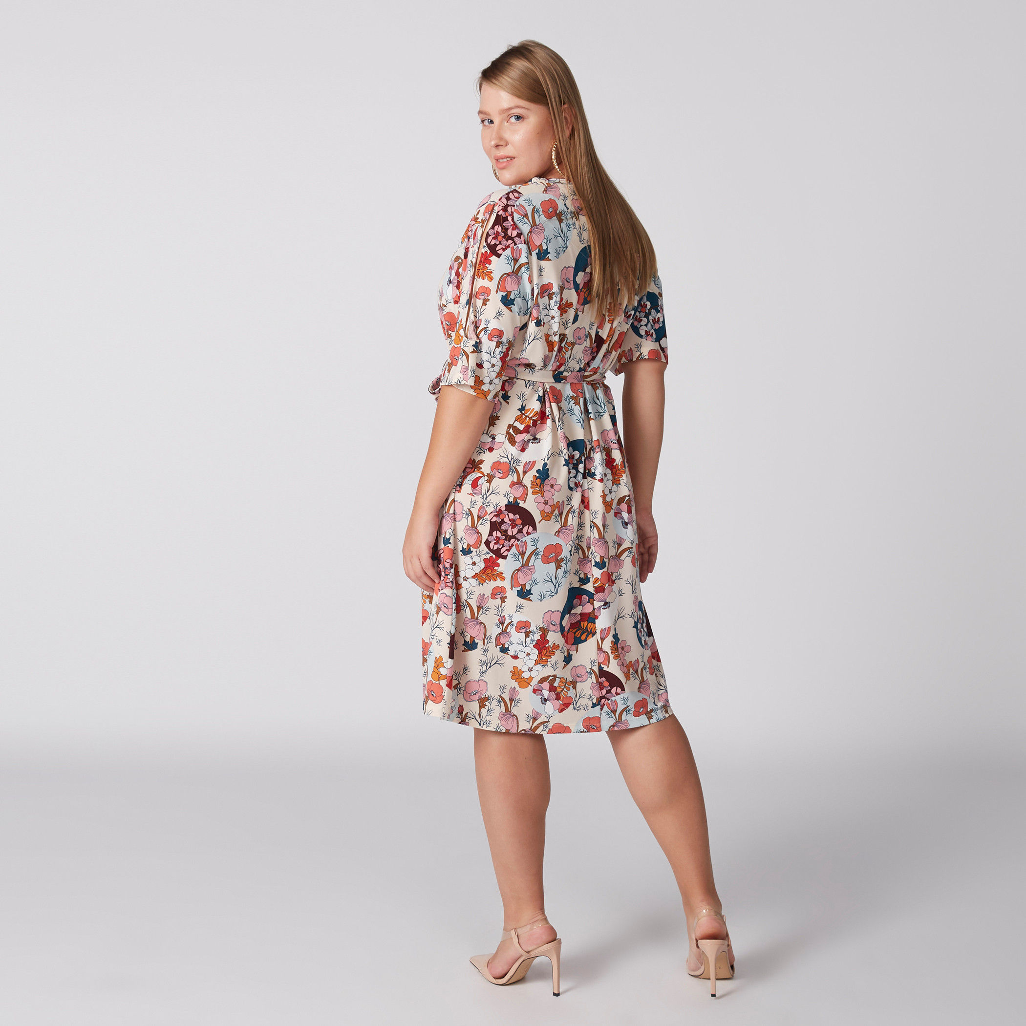 فستان آيه لاين بأكمام مفرّغة وطبعات وأربطة-women-clothing-dresses-image-5