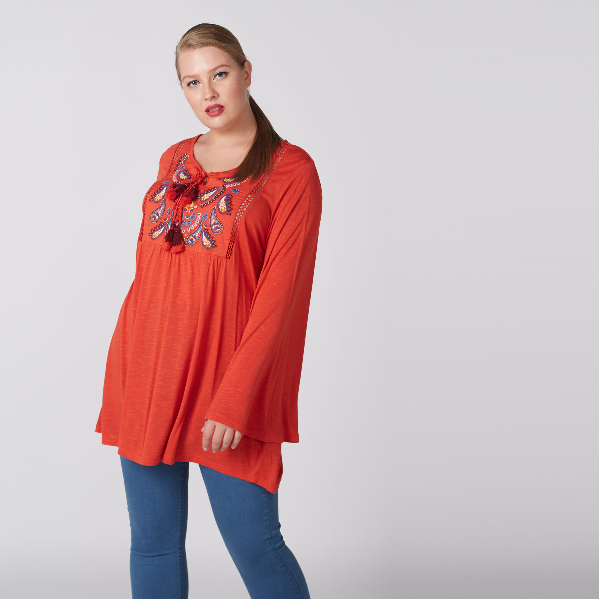 بلوزة مطرّزة بأكمام طويلة ورباط-women-clothing-shirtsandblouses-blouses-image-1