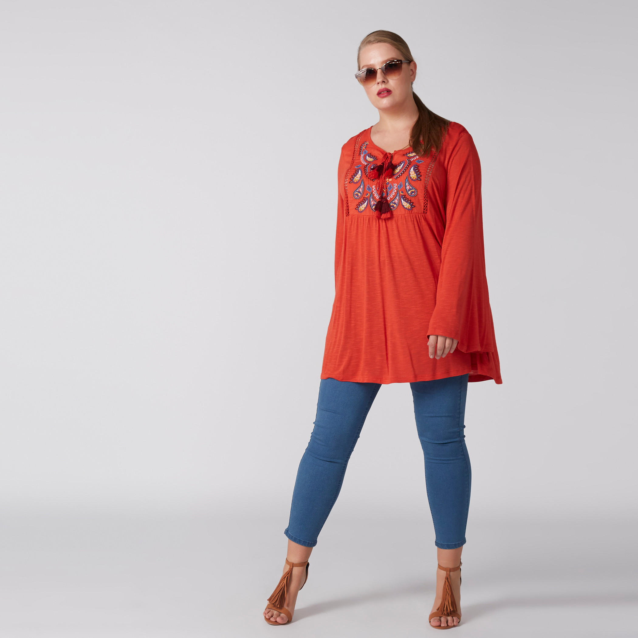 بلوزة مطرّزة بأكمام طويلة ورباط-women-clothing-shirtsandblouses-blouses-image-4