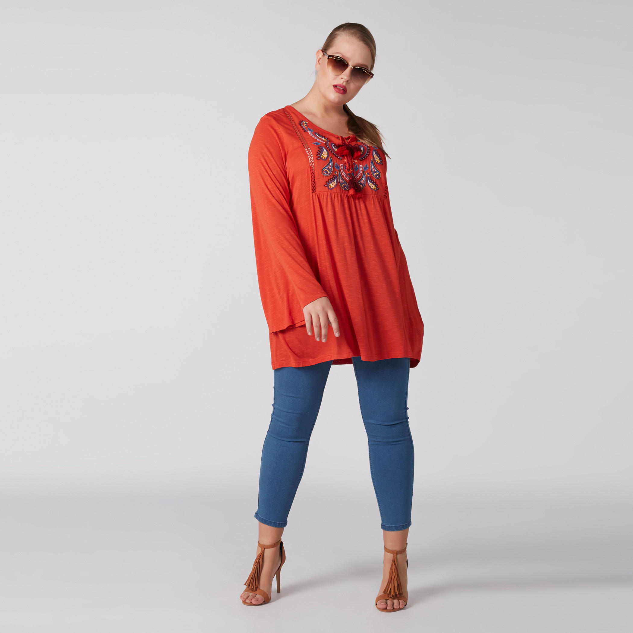 بلوزة مطرّزة بأكمام طويلة ورباط-women-clothing-shirtsandblouses-blouses-image-5
